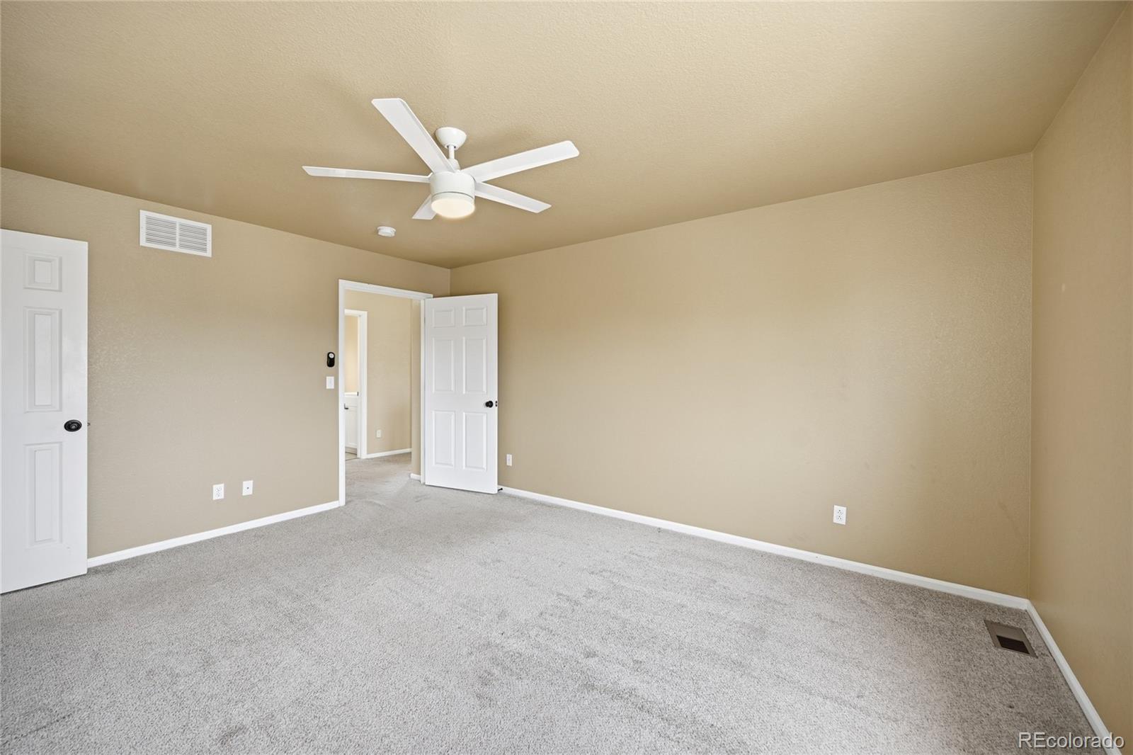 MLS Image #10 for 4435  lyndenwood circle,highlands ranch, Colorado