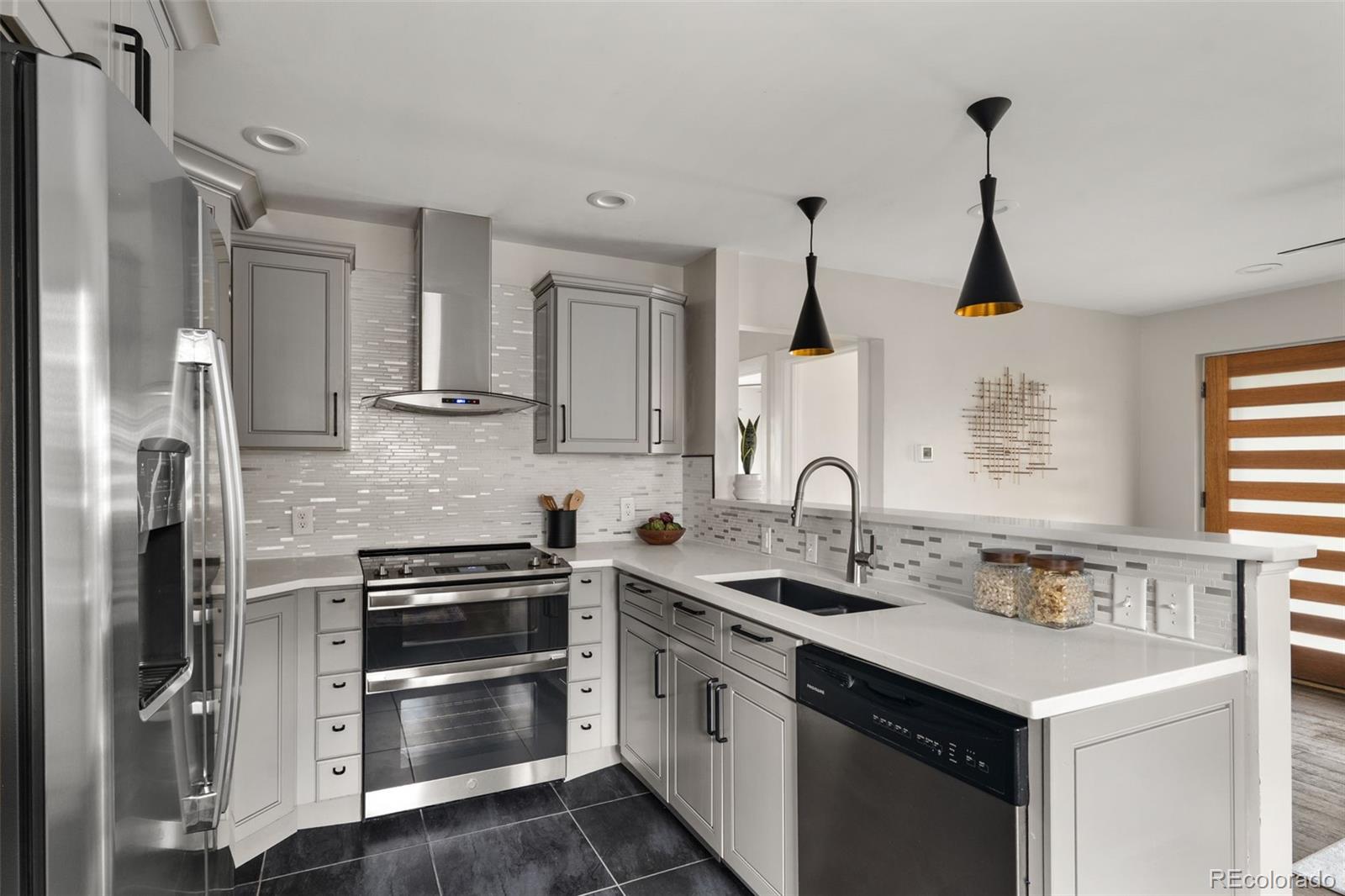 MLS Image #12 for 2801  poplar street,denver, Colorado