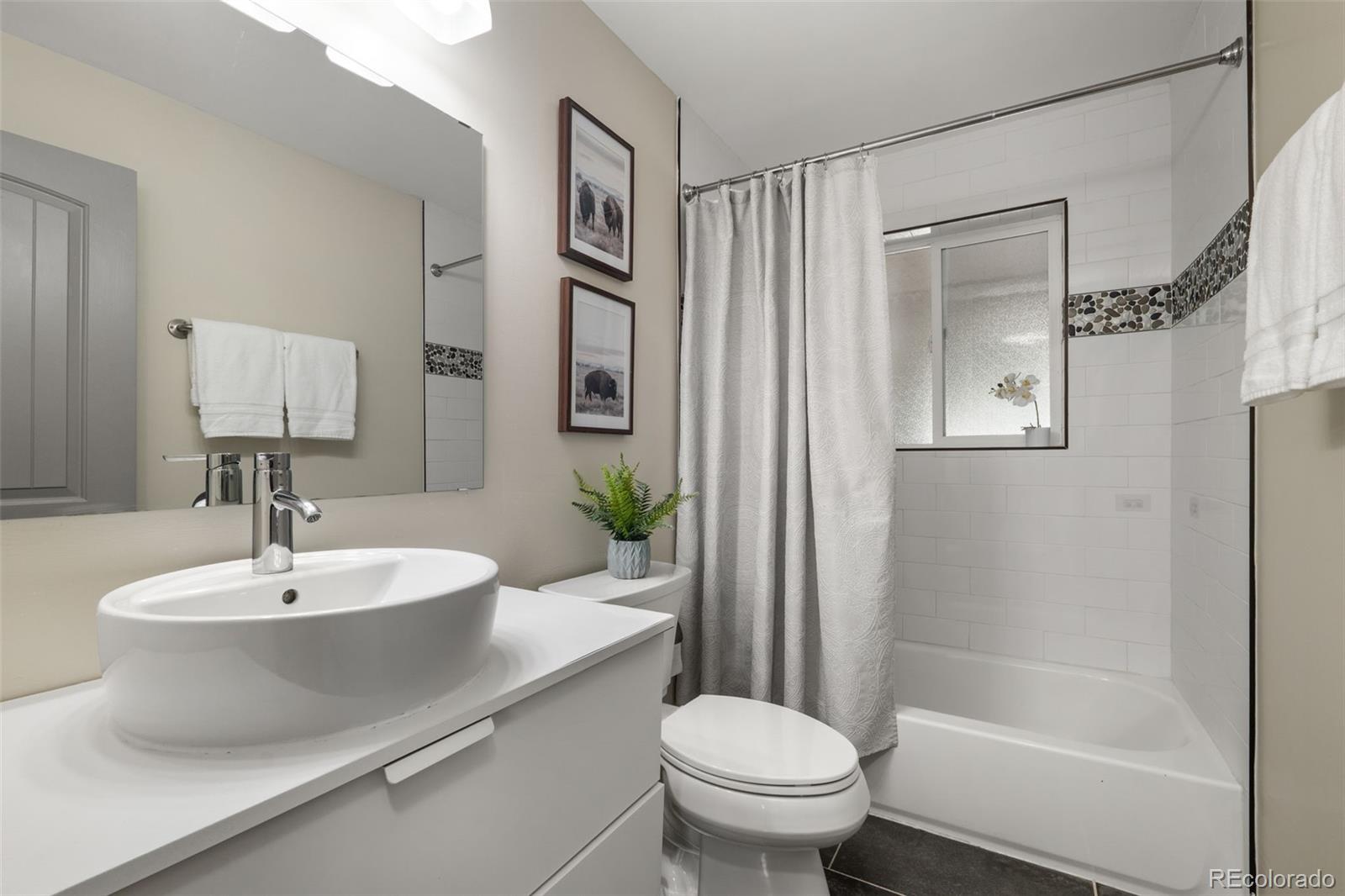 MLS Image #26 for 2801  poplar street,denver, Colorado