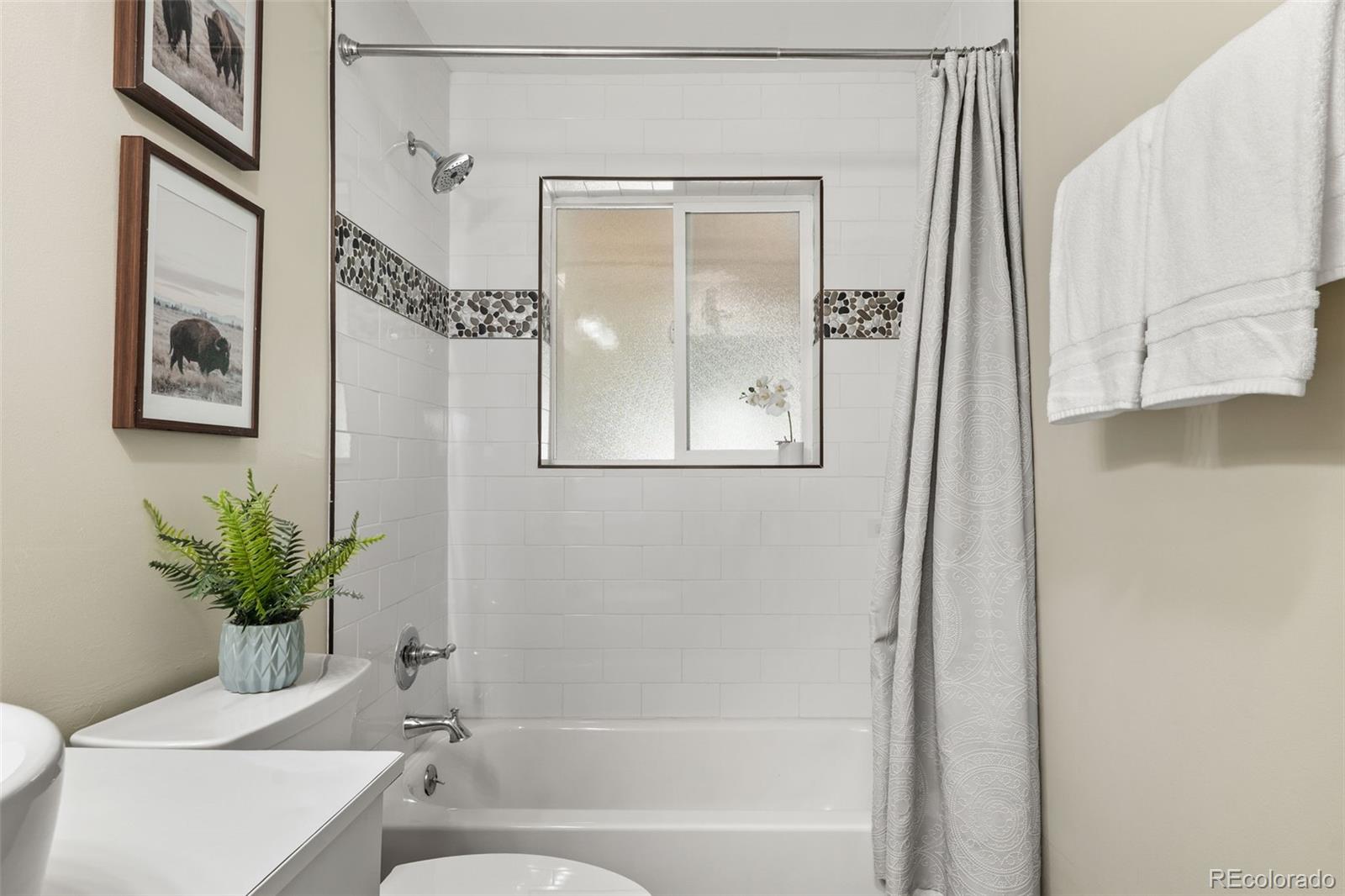 MLS Image #27 for 2801  poplar street,denver, Colorado