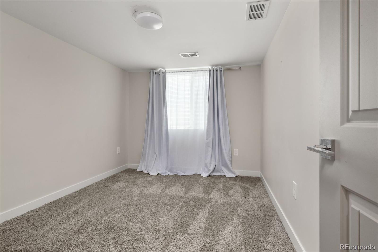MLS Image #38 for 2801  poplar street,denver, Colorado