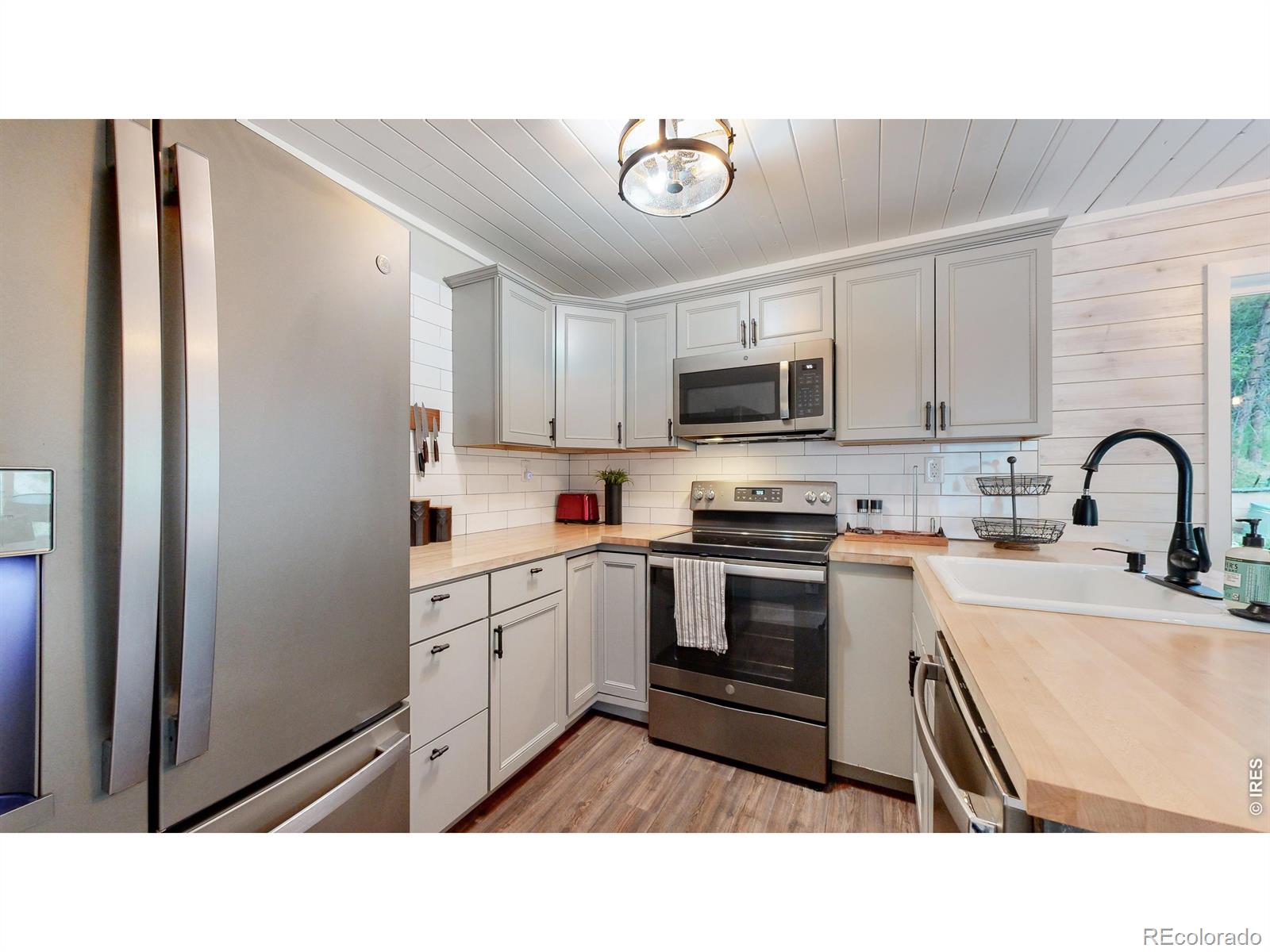 MLS Image #12 for 1268  spring valley road,bellvue, Colorado