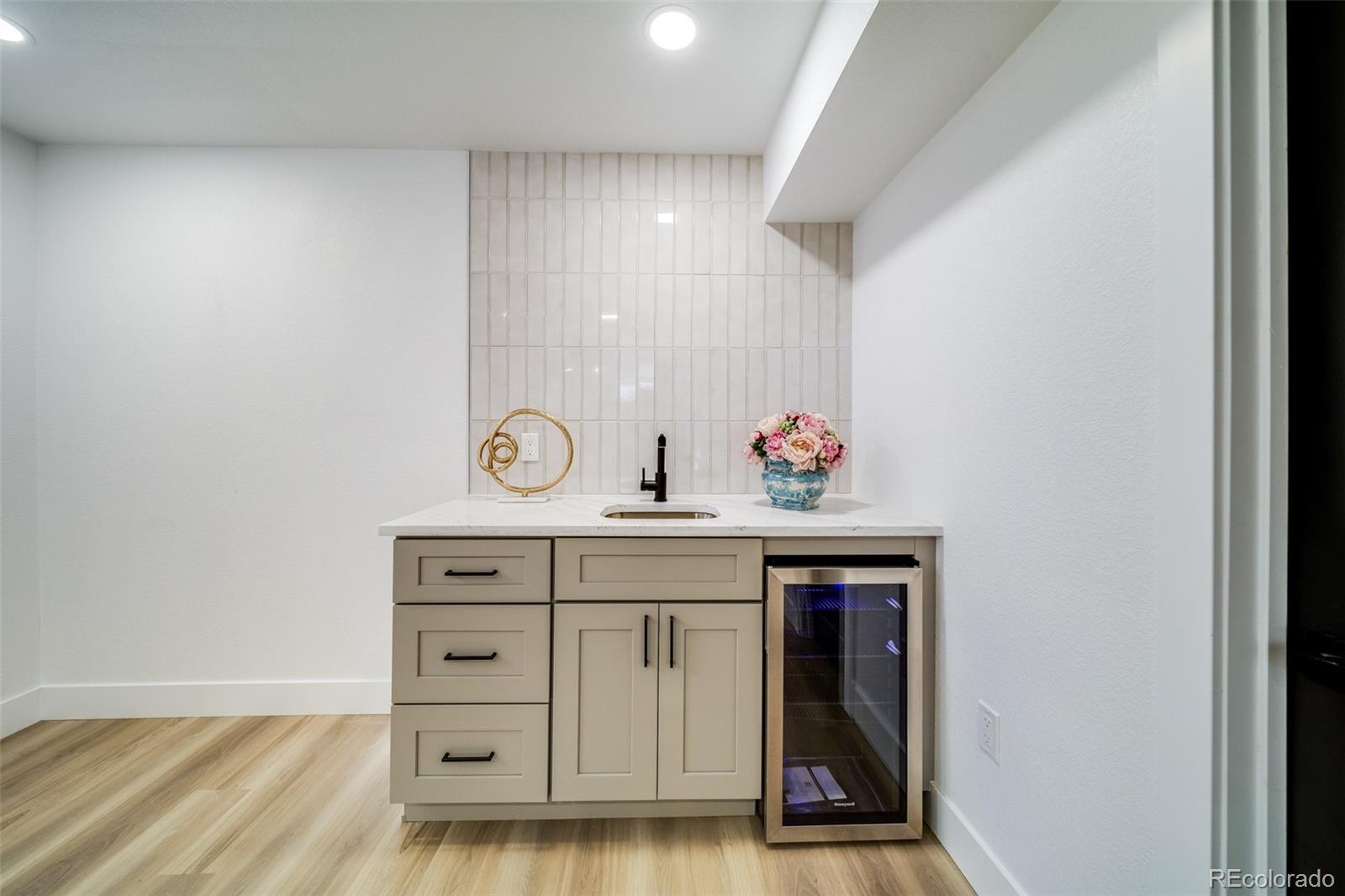 MLS Image #11 for 10817  larry drive,northglenn, Colorado