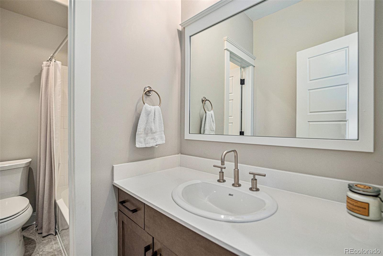 MLS Image #10 for 10232 e 58th avenue,denver, Colorado