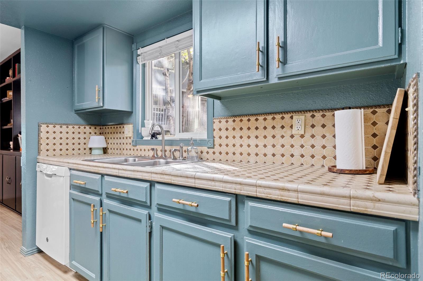 MLS Image #12 for 11184 e linvale drive ,aurora, Colorado