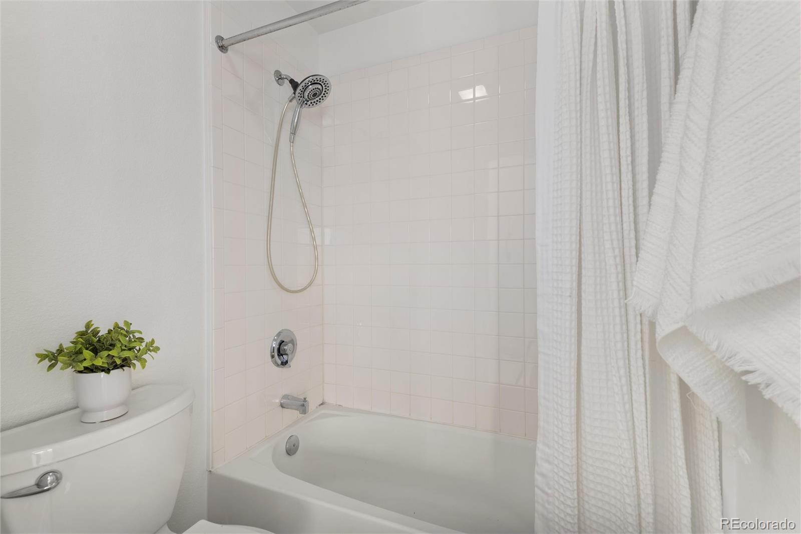 MLS Image #11 for 1780 n washington street 305,denver, Colorado