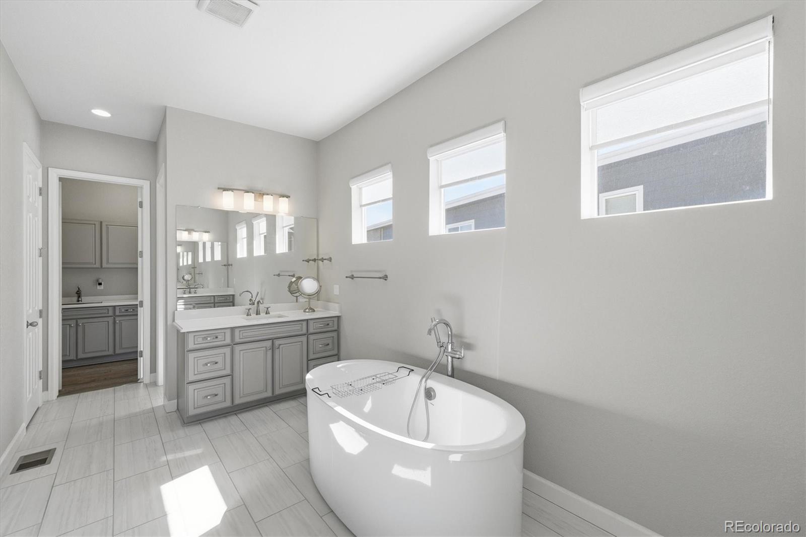 MLS Image #11 for 9035  basalt lane,littleton, Colorado