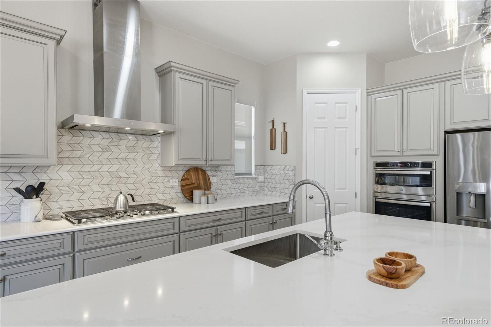 MLS Image #6 for 9035  basalt lane,littleton, Colorado