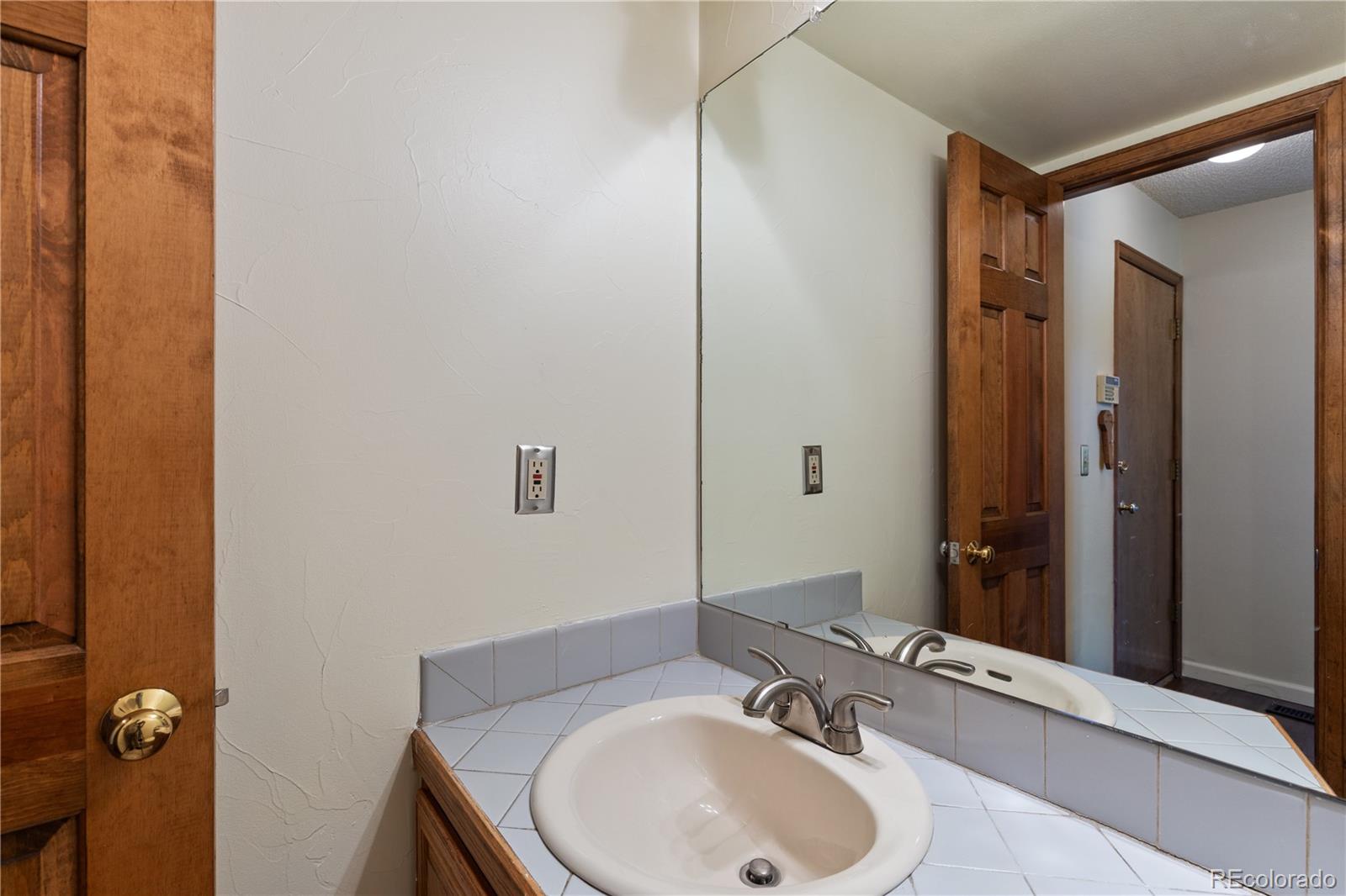 MLS Image #11 for 2077 e phillips place,centennial, Colorado