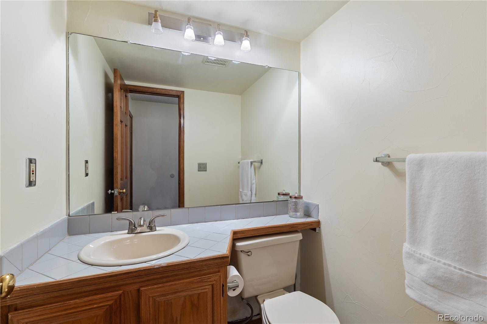 MLS Image #5 for 2077 e phillips place,centennial, Colorado