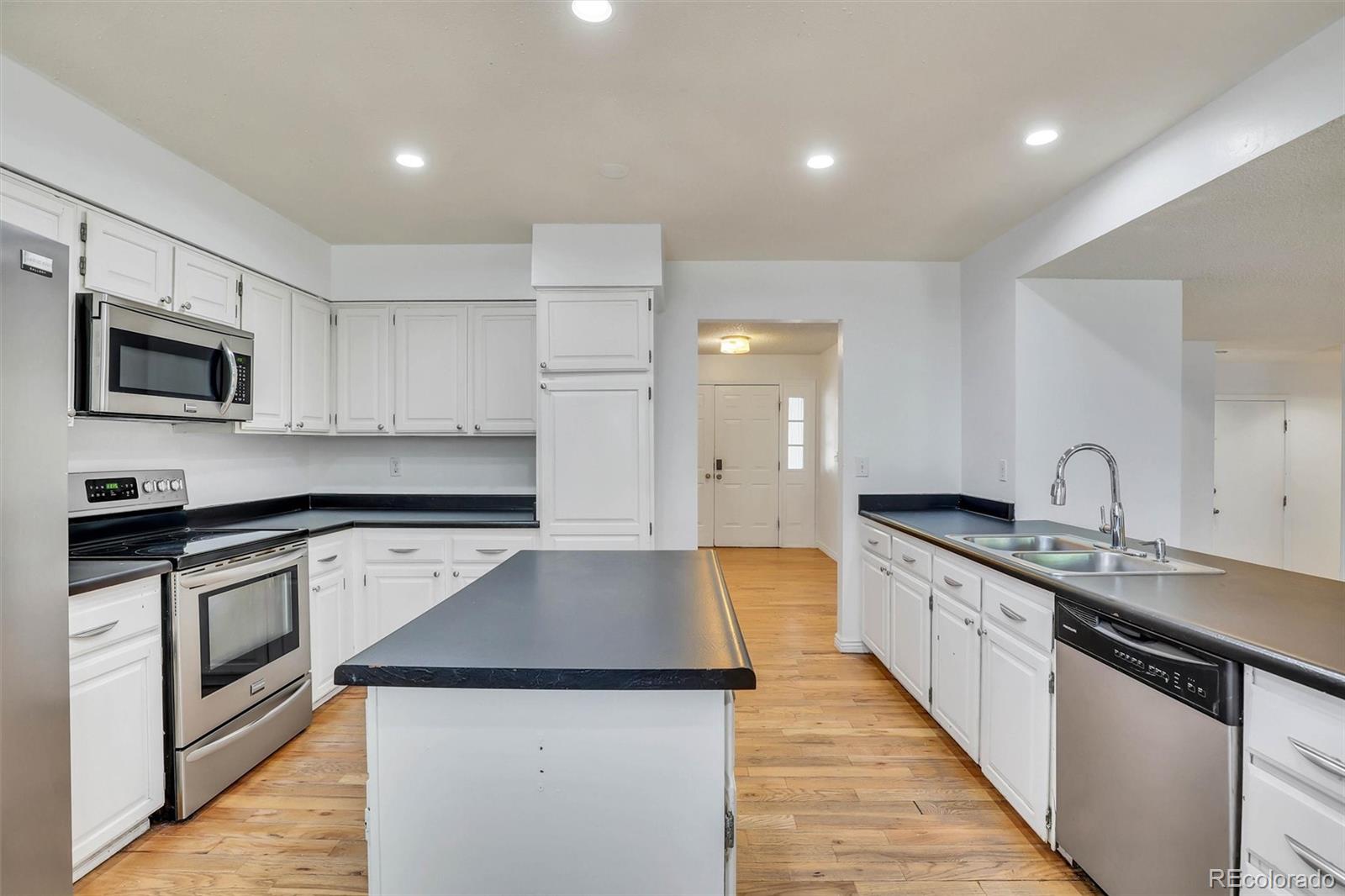 MLS Image #8 for 10128 e weaver place,englewood, Colorado