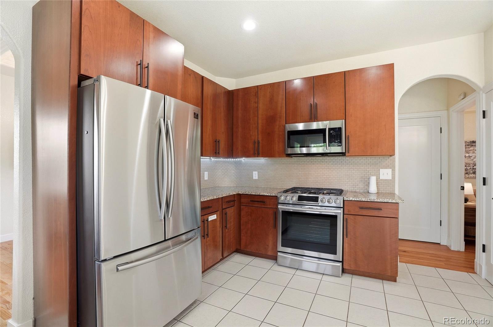 MLS Image #11 for 3501 s ivanhoe street,denver, Colorado