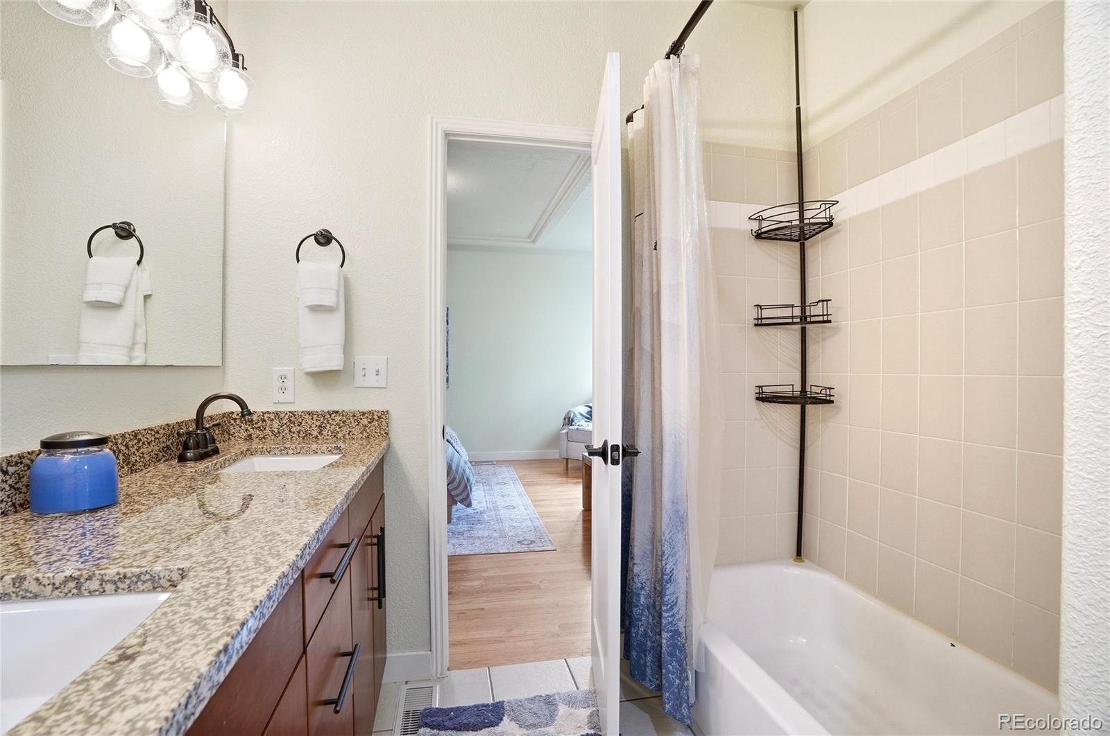 MLS Image #16 for 3501 s ivanhoe street,denver, Colorado