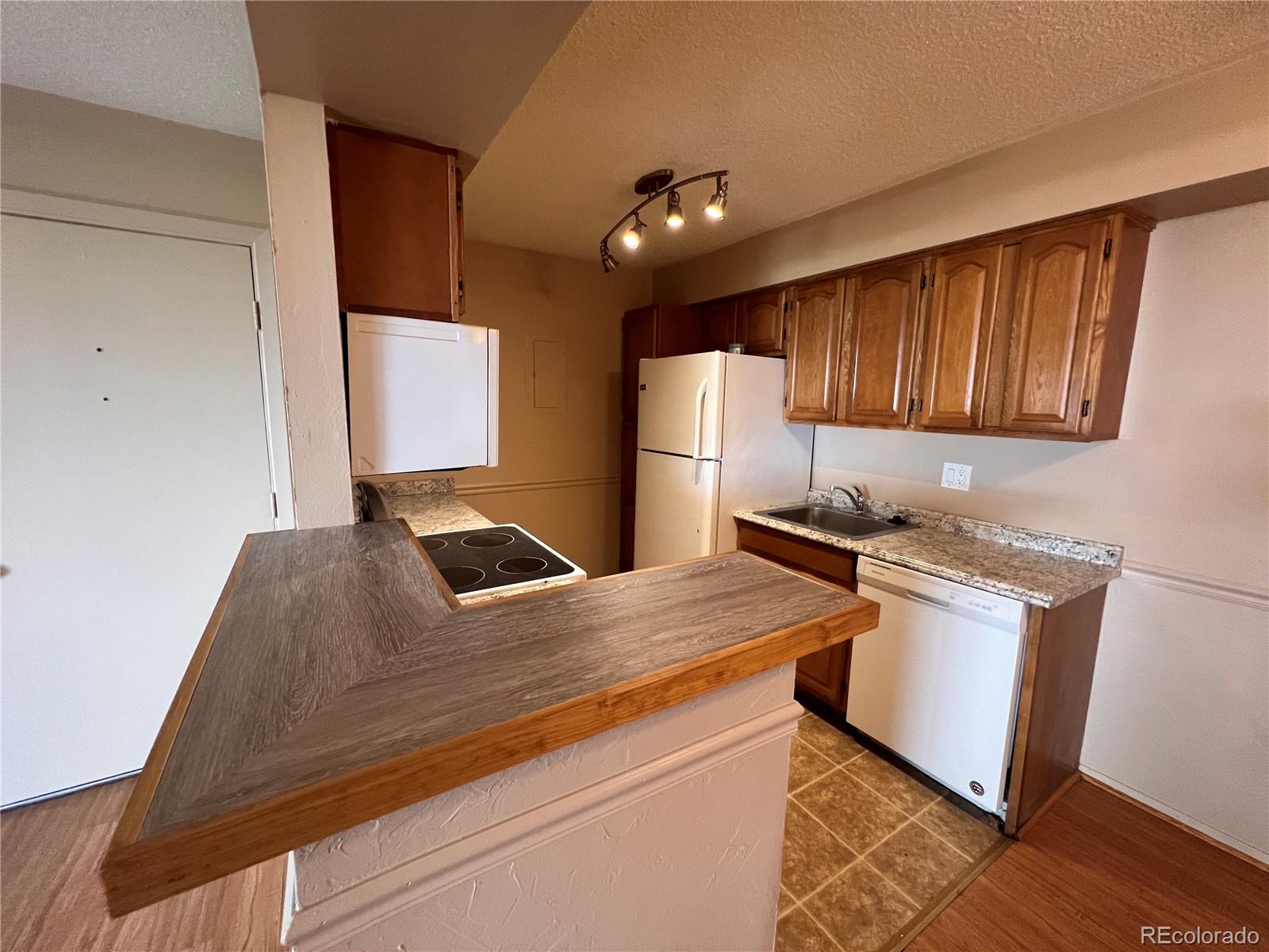 MLS Image #7 for 10150 e virginia avenue 19-106,denver, Colorado