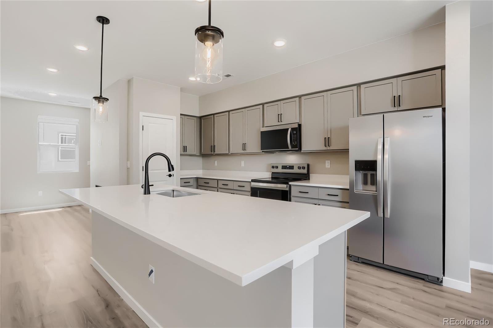 MLS Image #15 for 9200 e 47th avenue,denver, Colorado