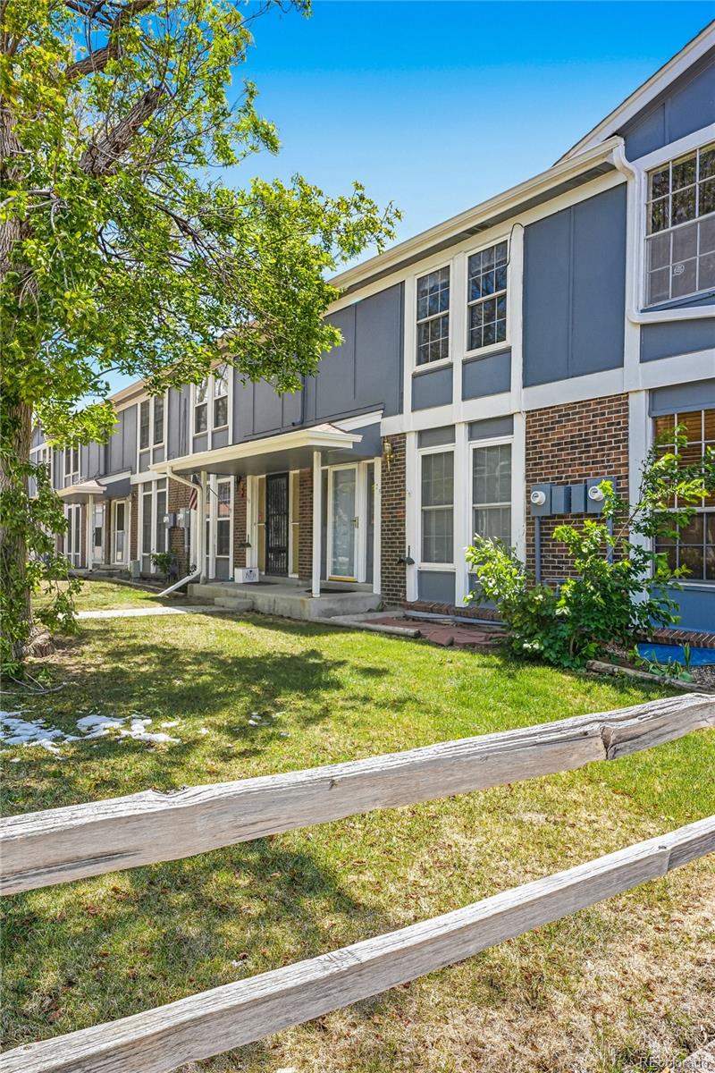 MLS Image #1 for 125  paris circle,aurora, Colorado