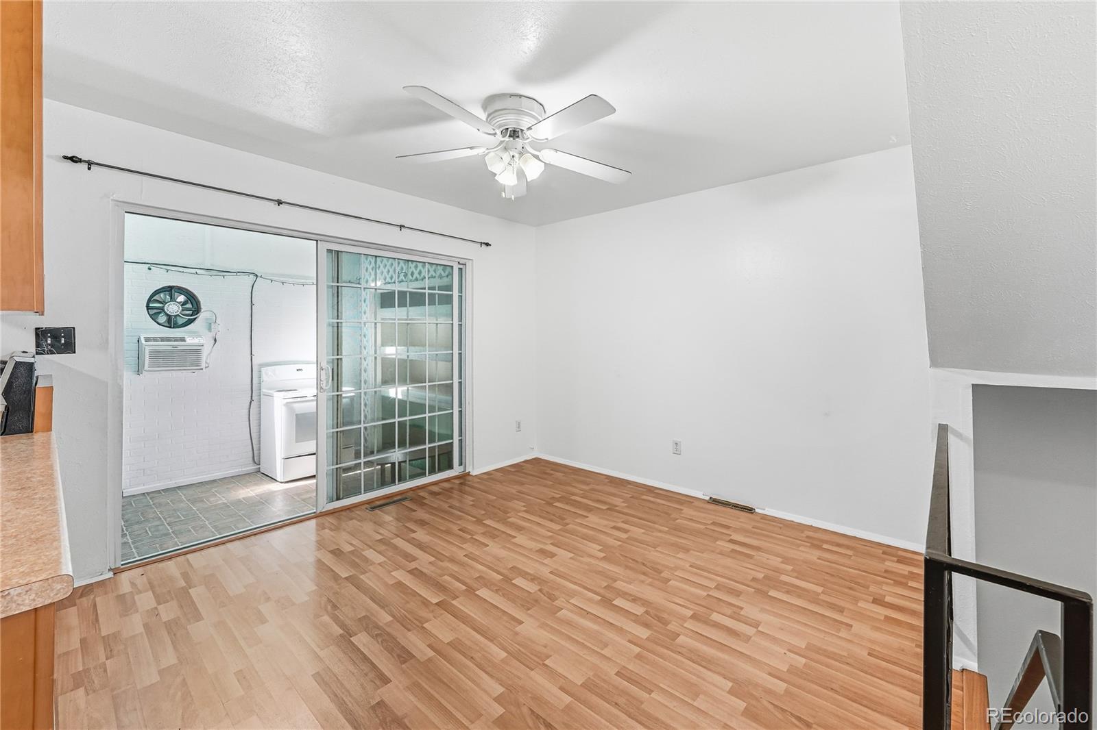 MLS Image #11 for 125  paris circle,aurora, Colorado