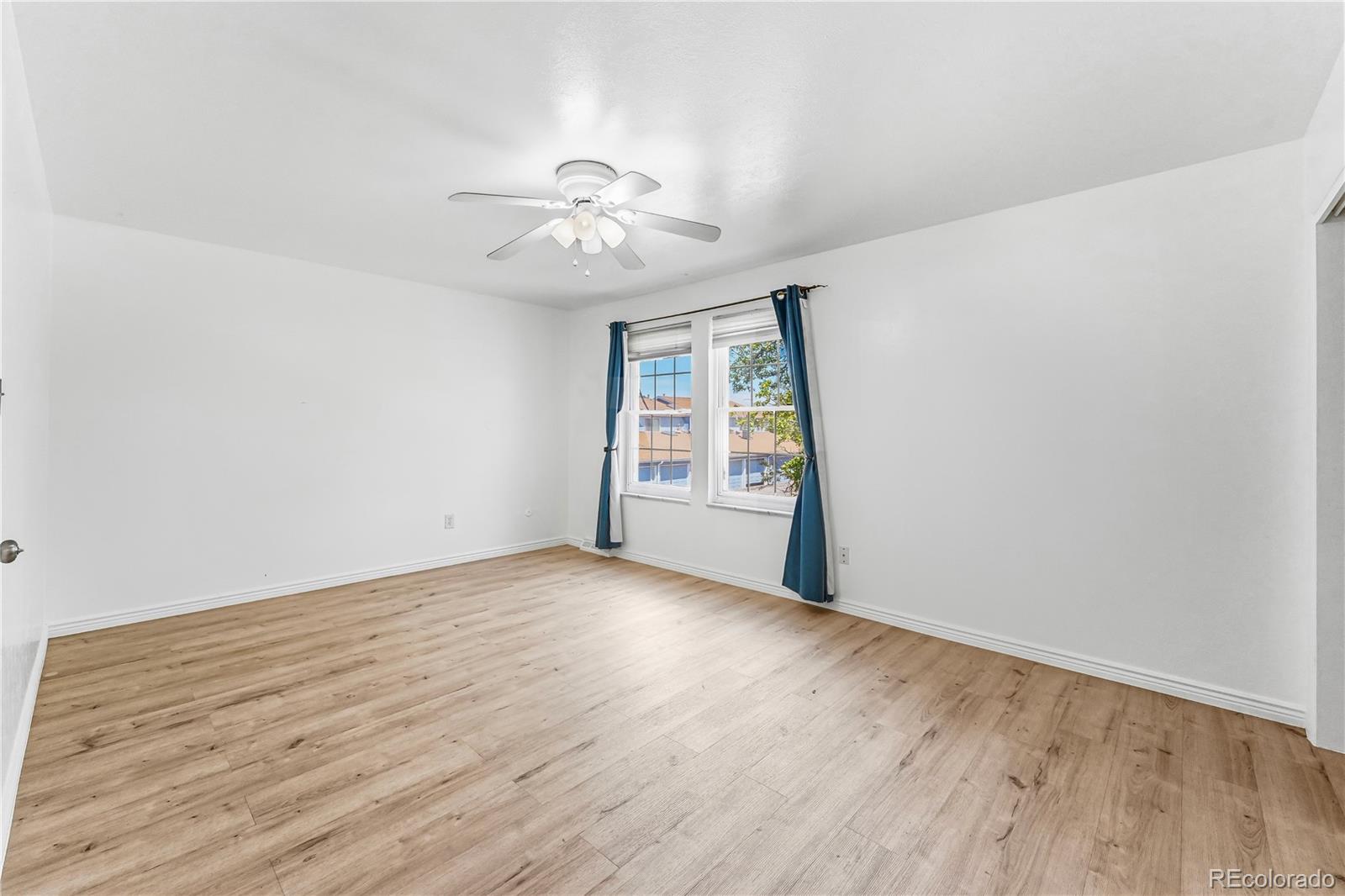 MLS Image #13 for 125  paris circle,aurora, Colorado