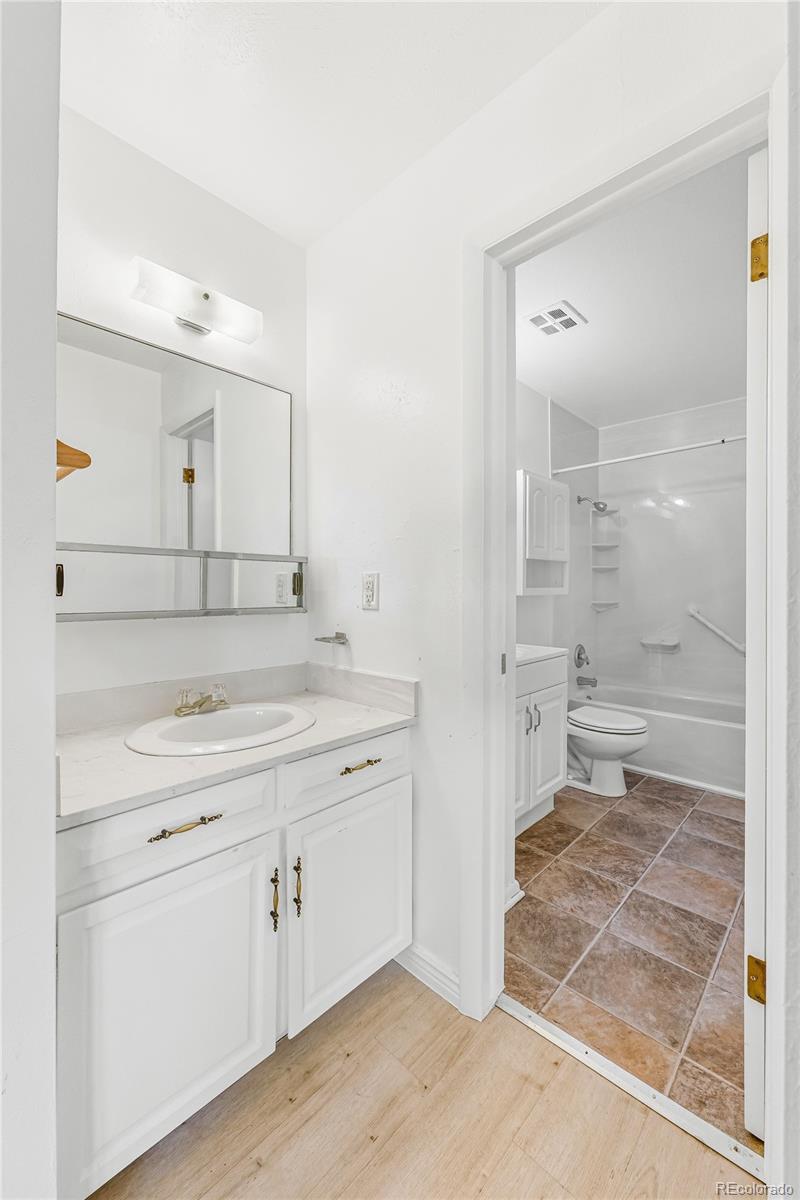 MLS Image #19 for 125  paris circle,aurora, Colorado