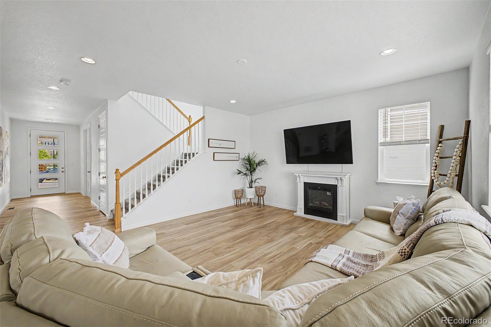 MLS Image #5 for 3845  eaton park street,aurora, Colorado