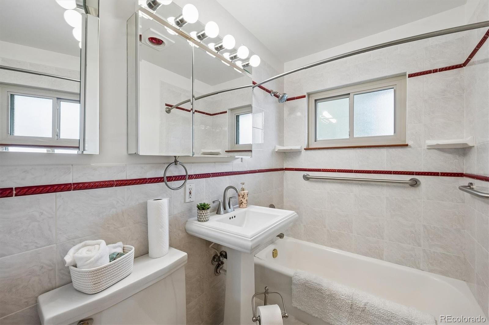 MLS Image #12 for 2712 s vrain street,denver, Colorado