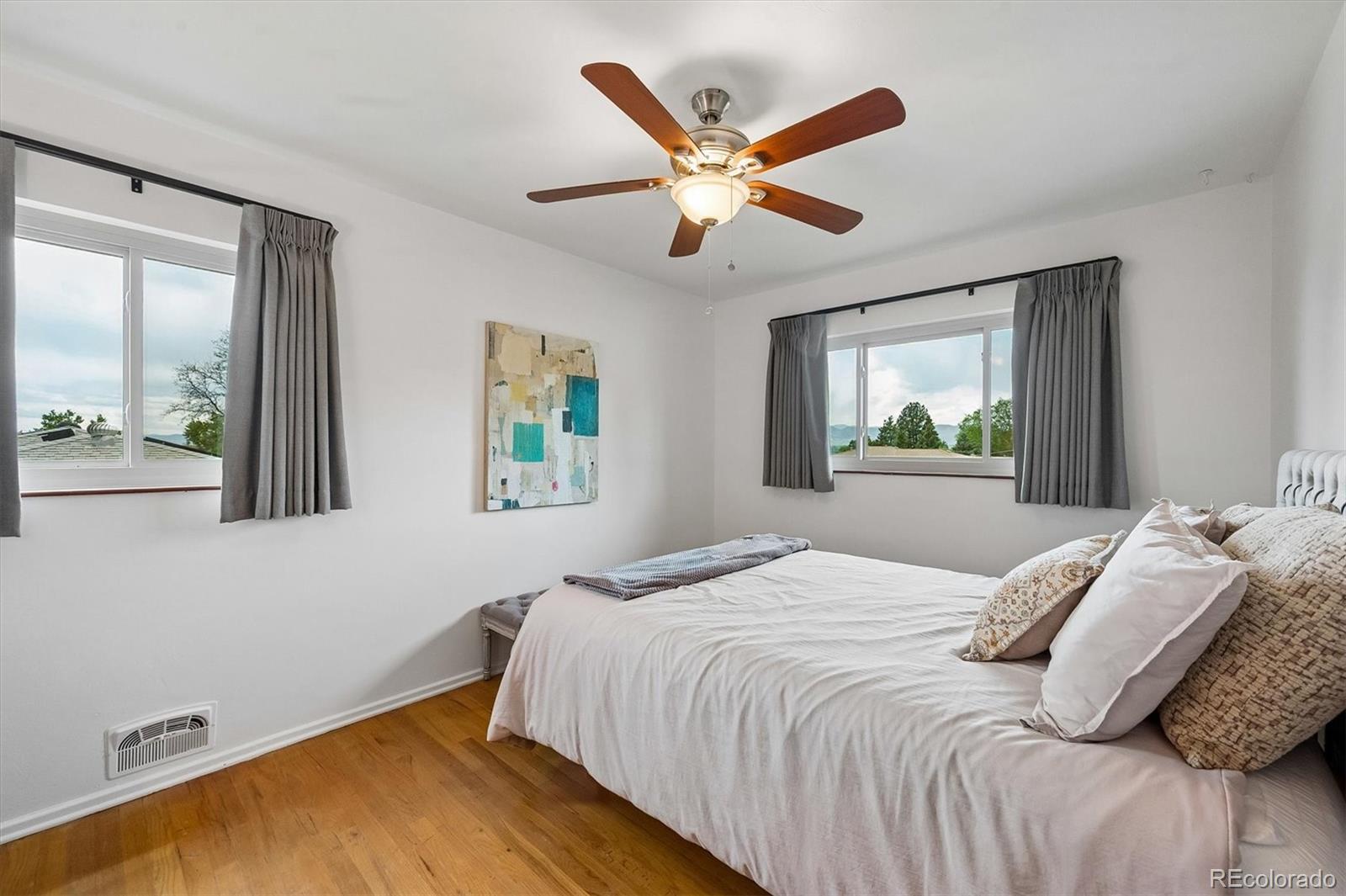 MLS Image #14 for 2712 s vrain street,denver, Colorado