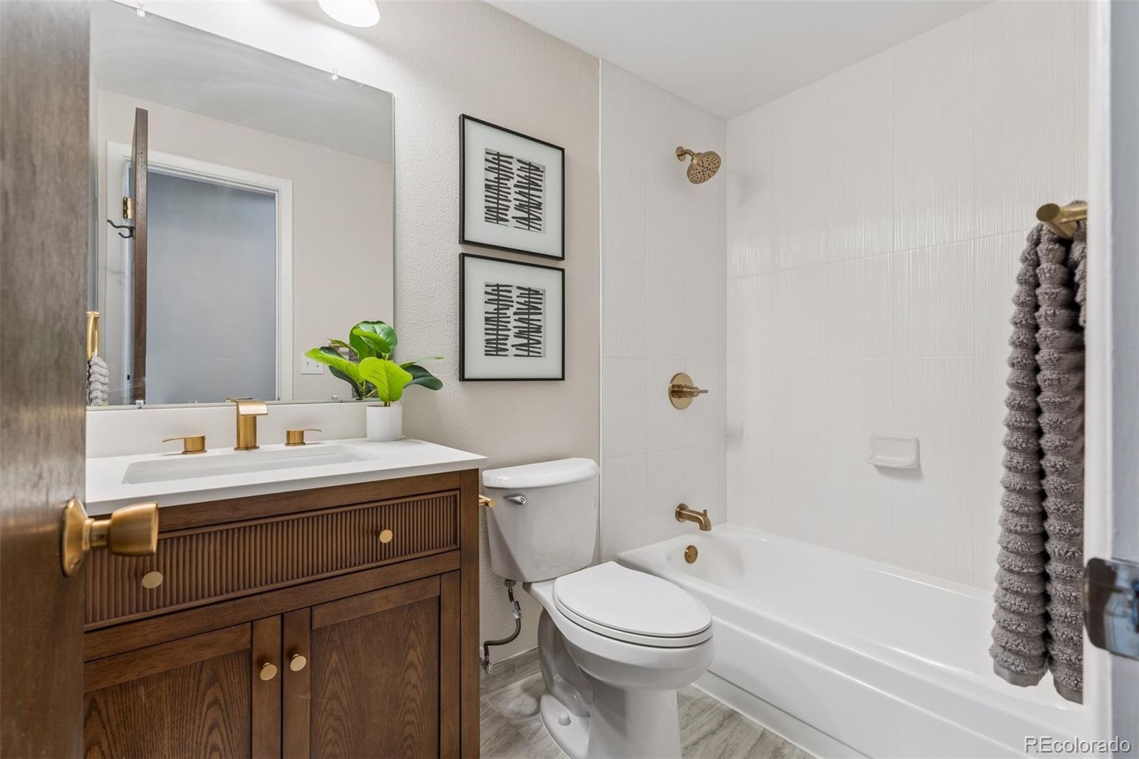 MLS Image #23 for 1995 s poplar street,denver, Colorado