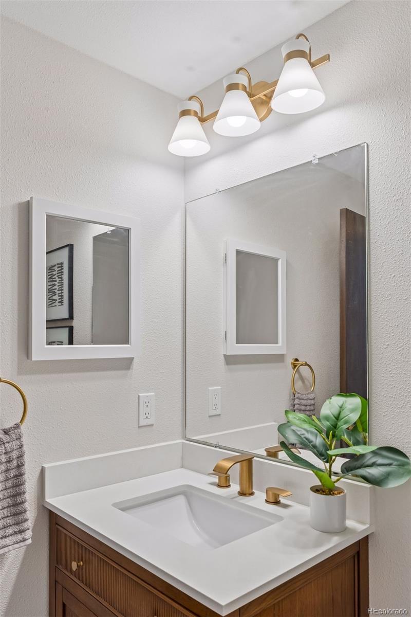 MLS Image #24 for 1995 s poplar street,denver, Colorado