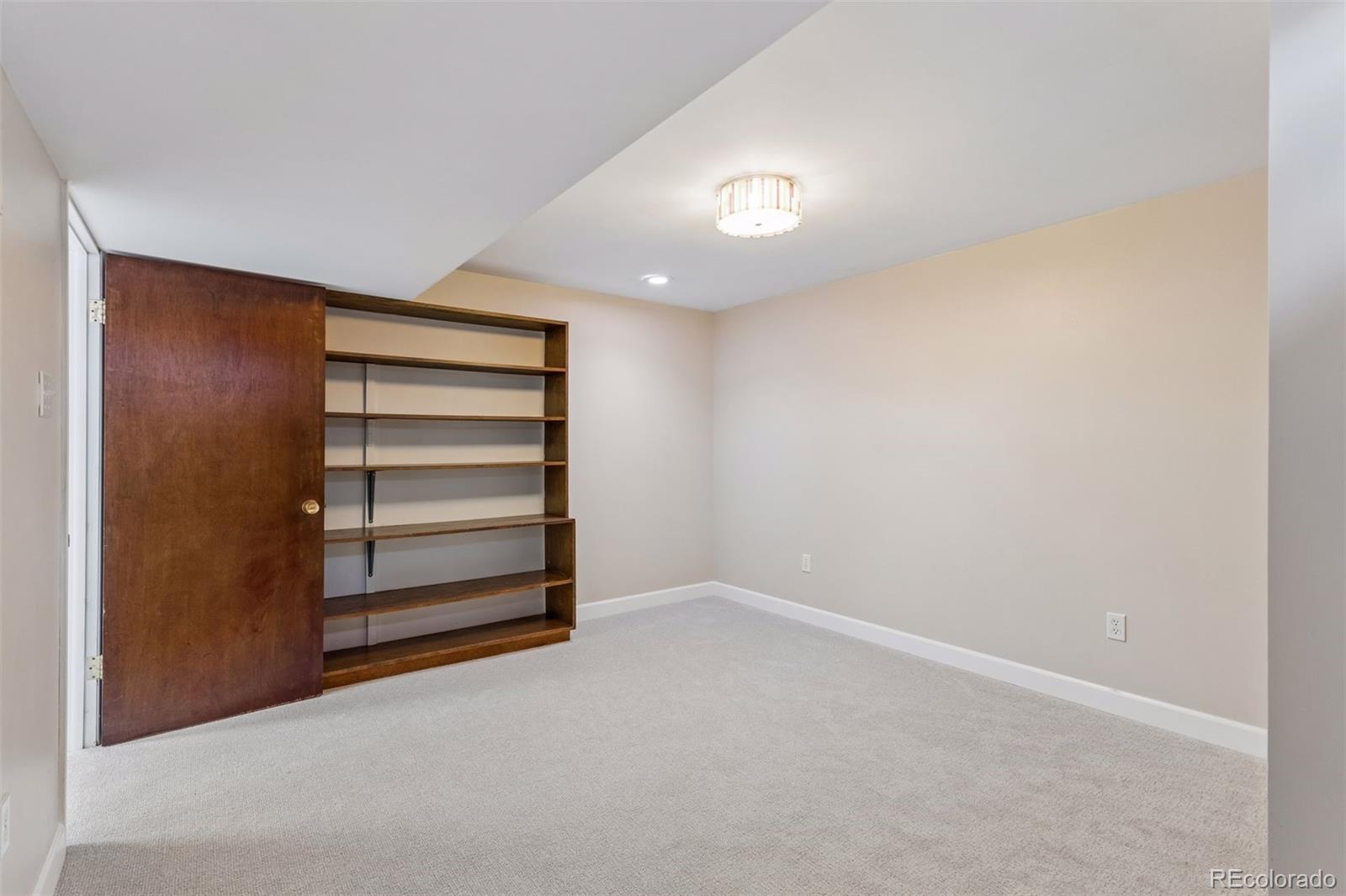 MLS Image #31 for 1995 s poplar street,denver, Colorado