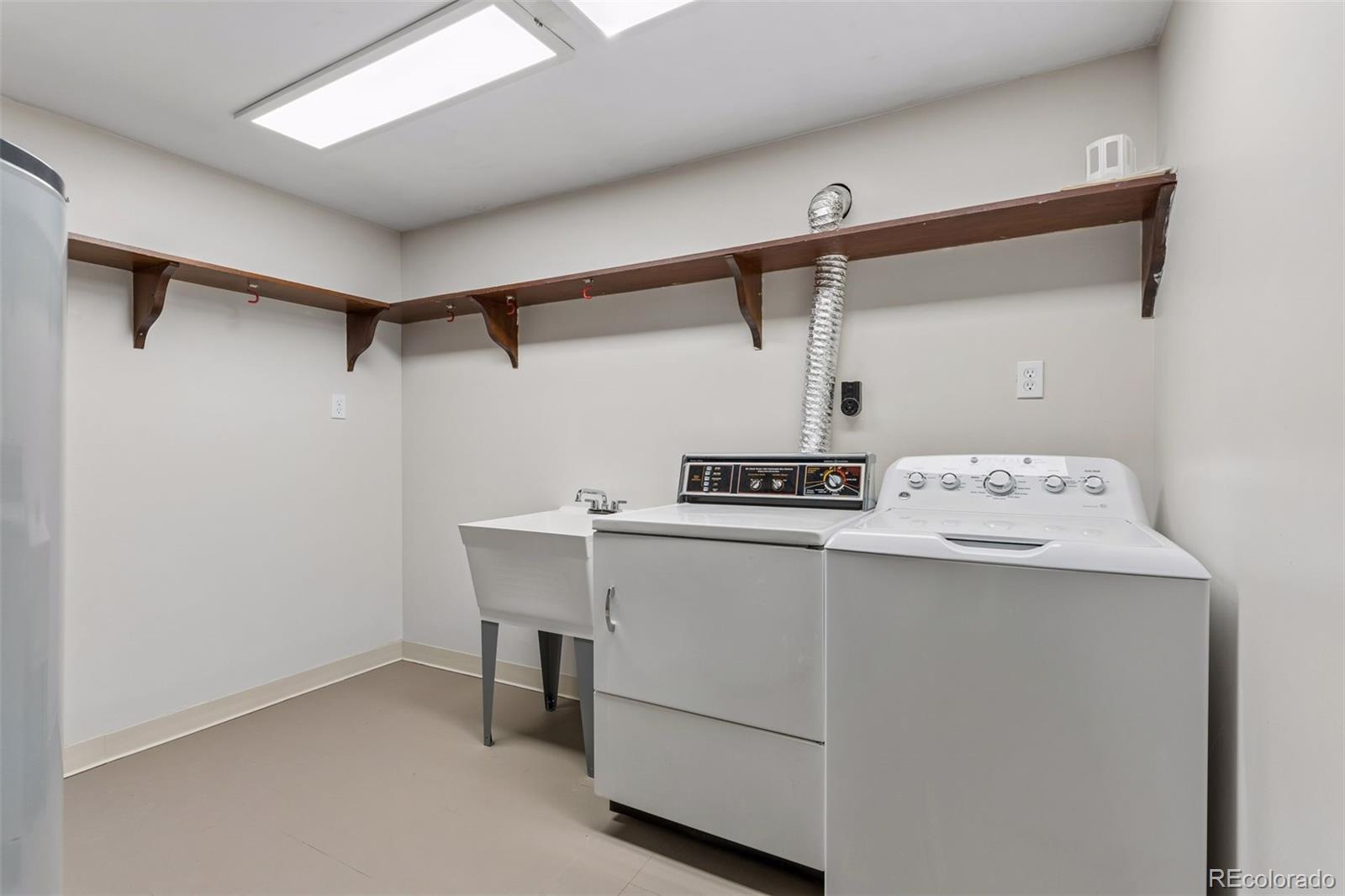 MLS Image #33 for 1995 s poplar street,denver, Colorado