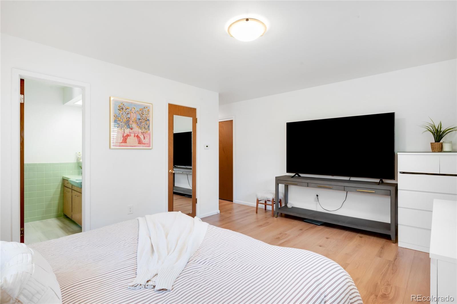 MLS Image #19 for 443 s niagara street,denver, Colorado