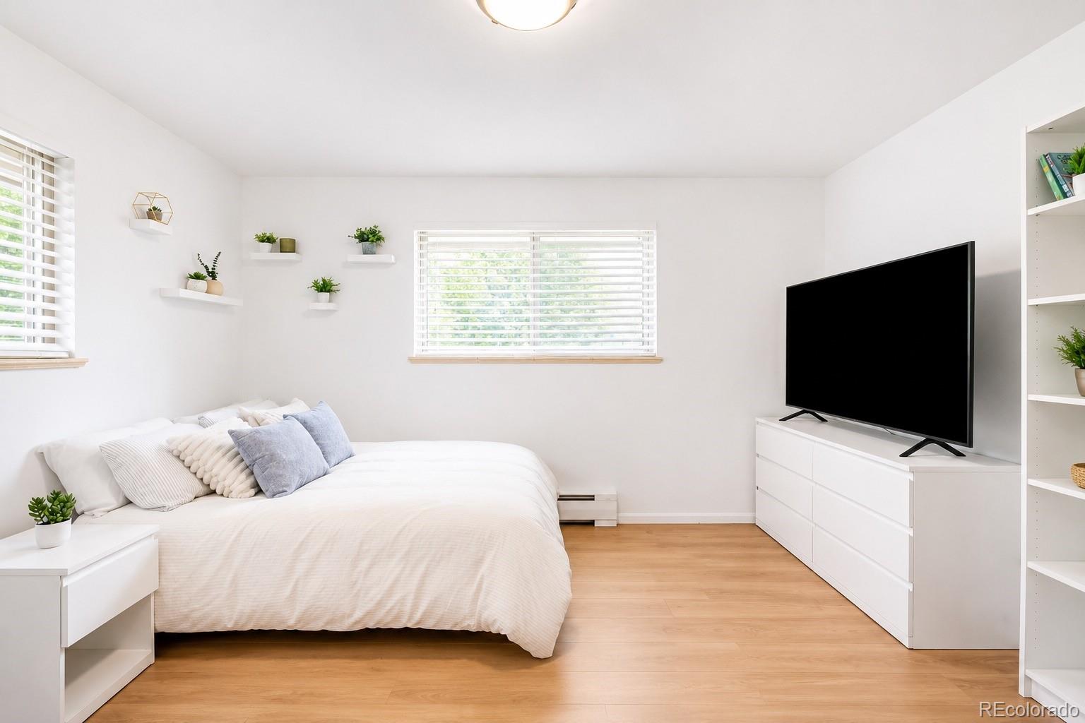 MLS Image #22 for 443 s niagara street,denver, Colorado
