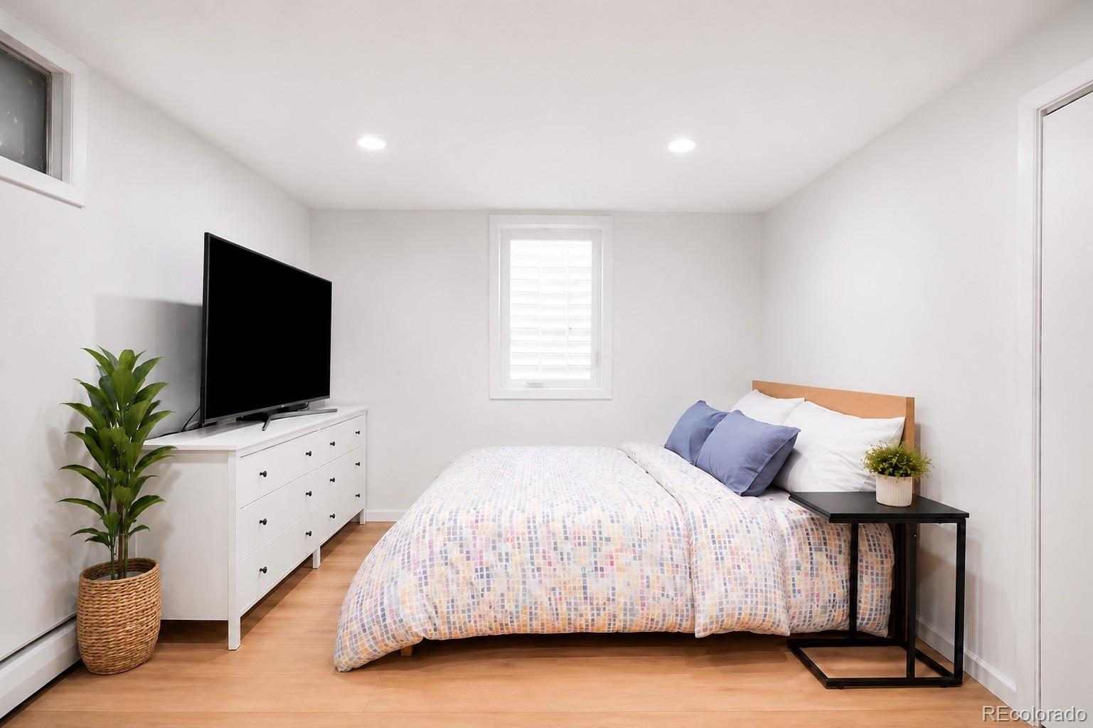 MLS Image #29 for 443 s niagara street,denver, Colorado
