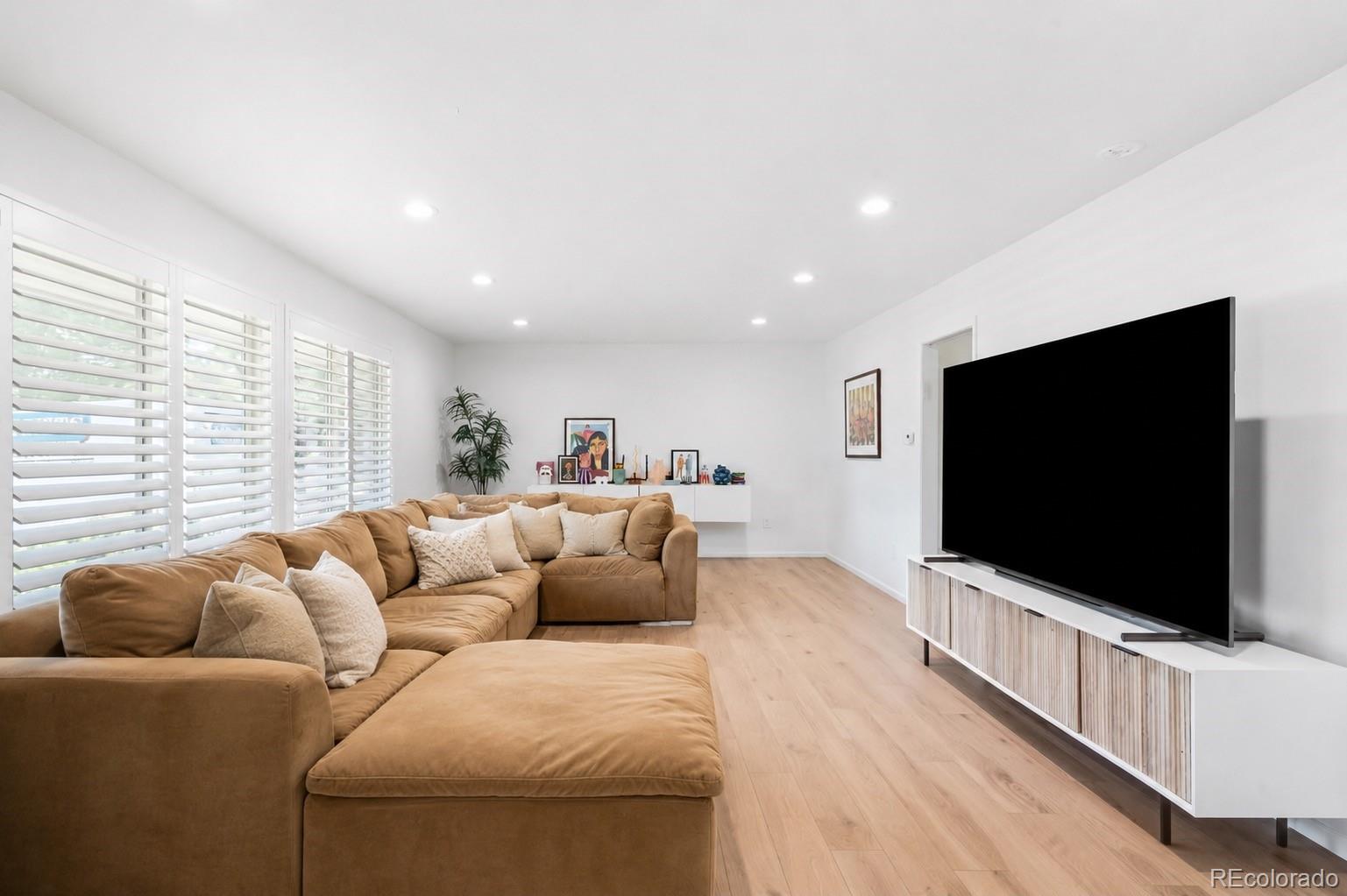 MLS Image #3 for 443 s niagara street,denver, Colorado