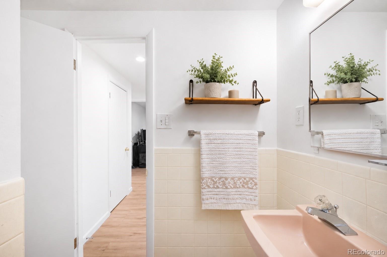 MLS Image #32 for 443 s niagara street,denver, Colorado