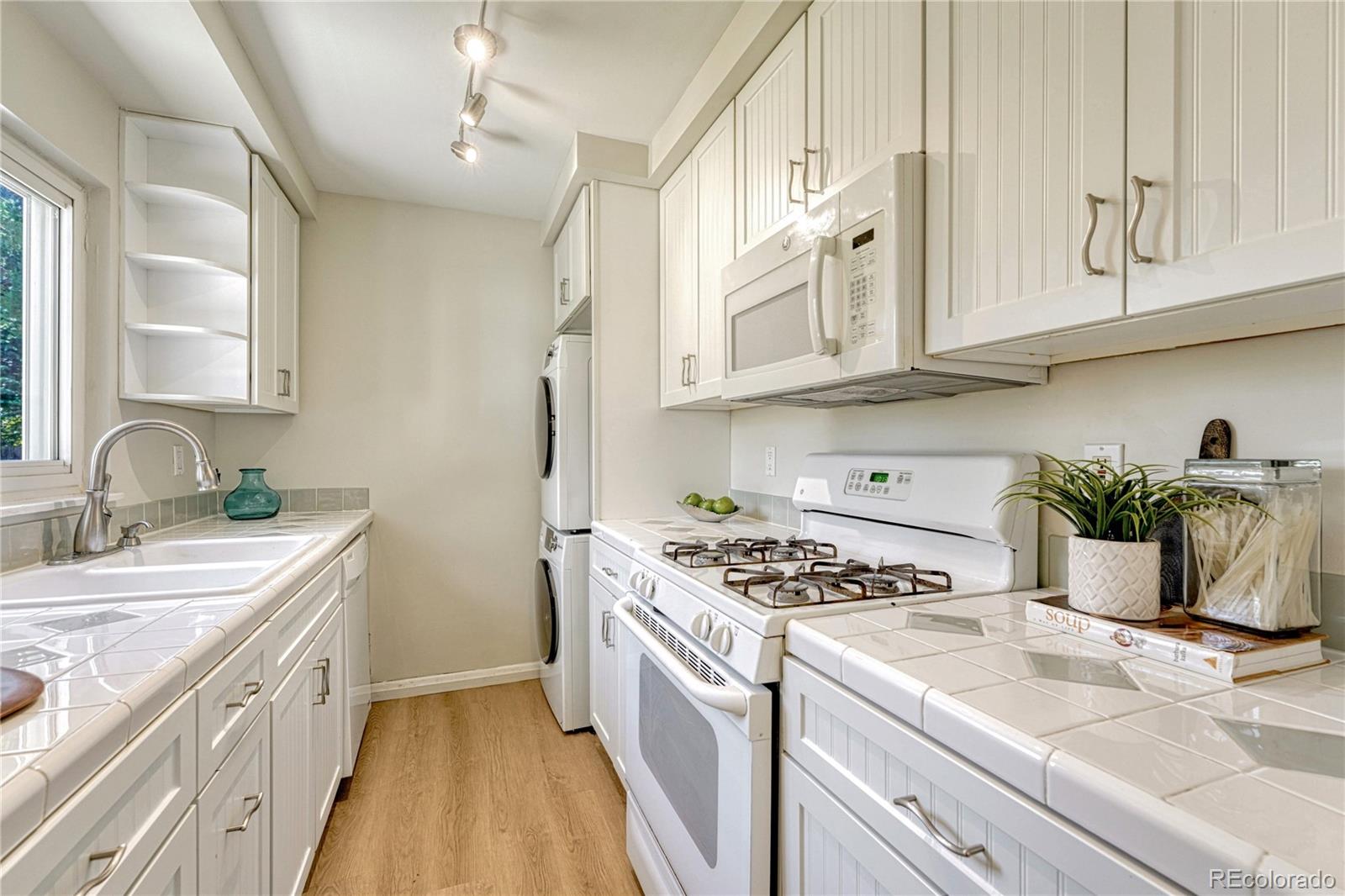 MLS Image #9 for 3084 s dexter way,denver, Colorado