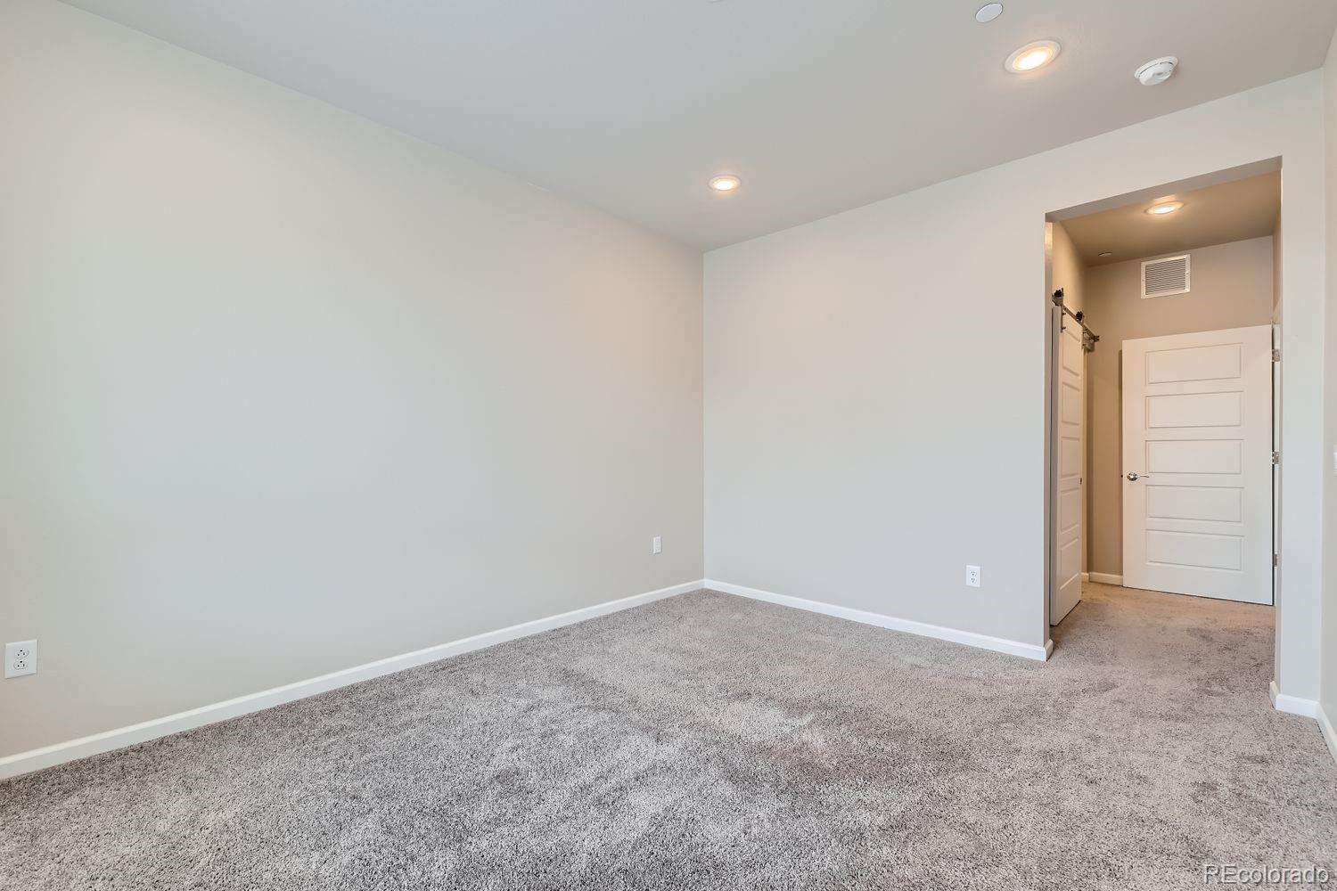 MLS Image #10 for 6153 n ceylon street,denver, Colorado