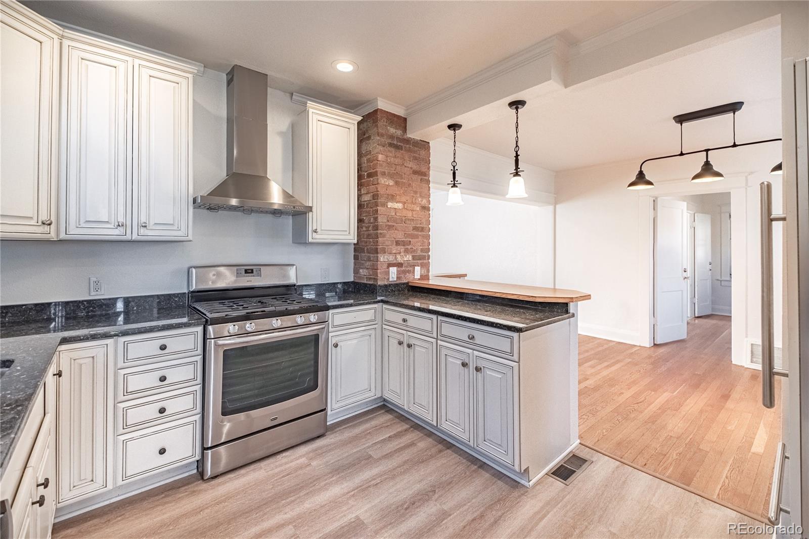 MLS Image #16 for 612  harrison street,denver, Colorado