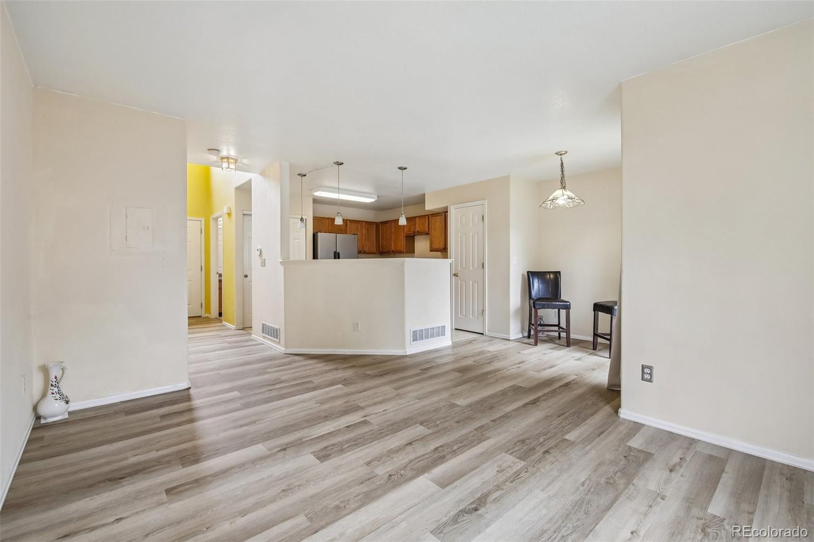 MLS Image #10 for 1232 s waco street d,aurora, Colorado