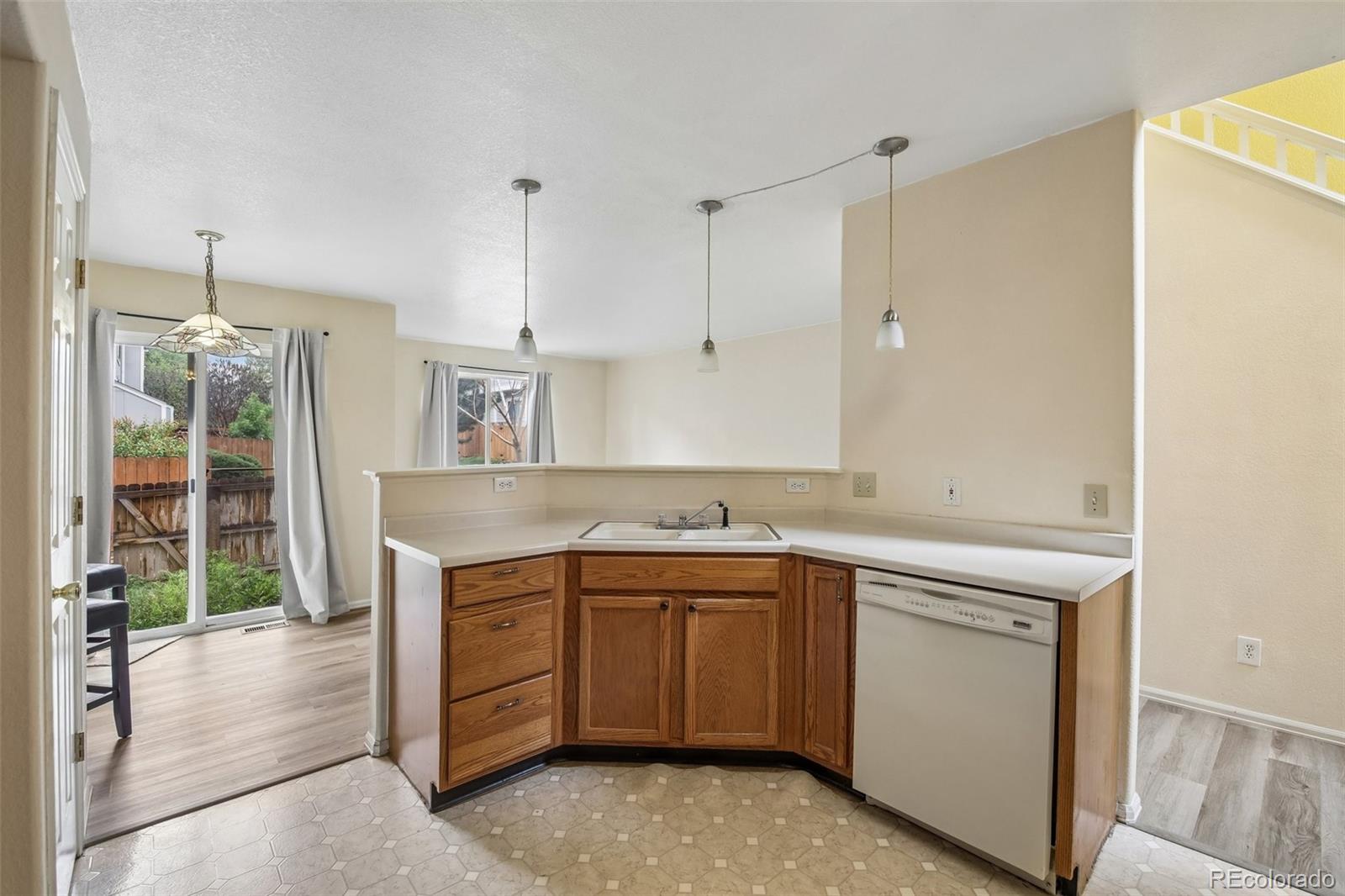MLS Image #4 for 1232 s waco street d,aurora, Colorado