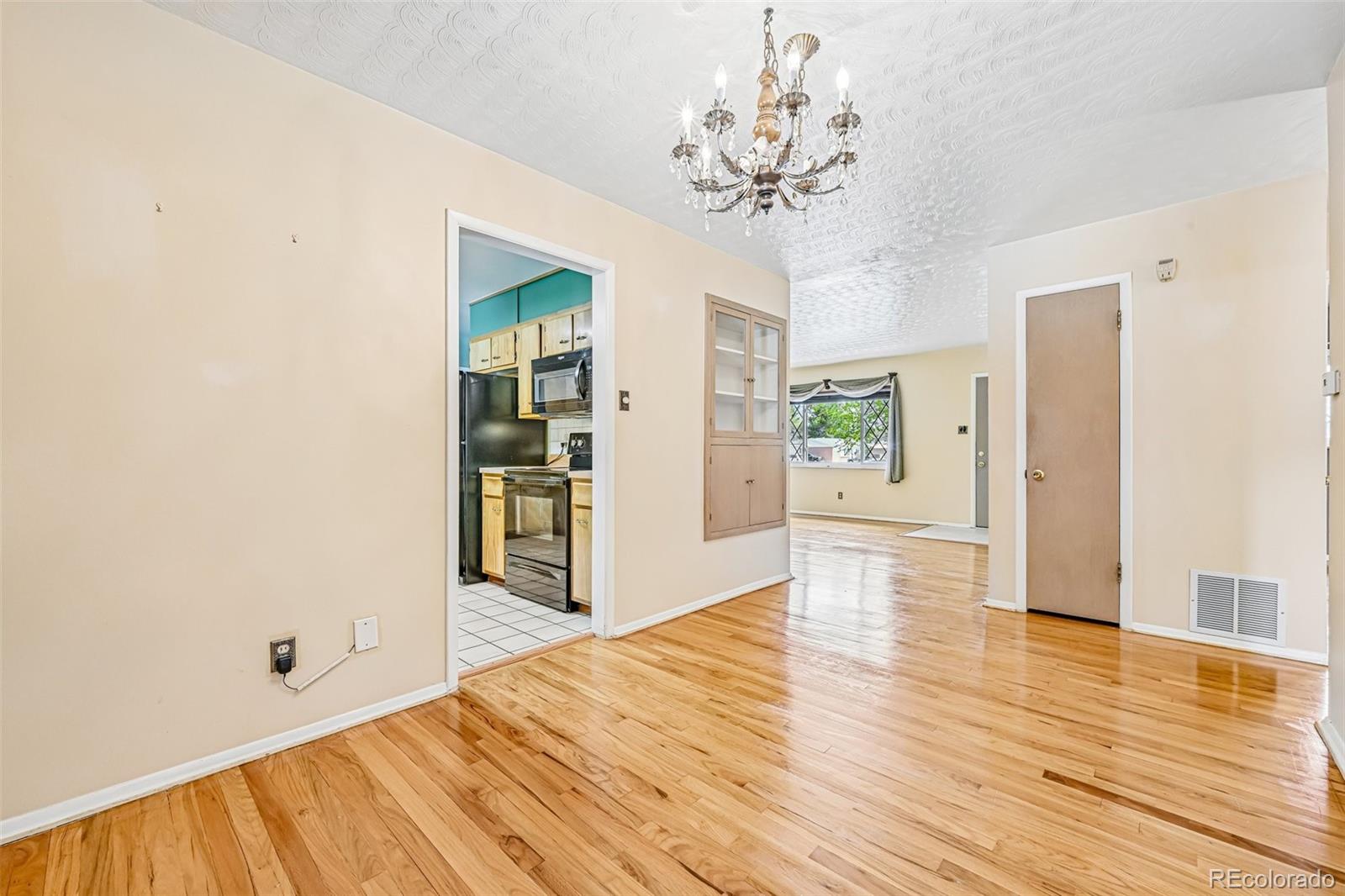 MLS Image #12 for 10209 w 68th avenue,arvada, Colorado