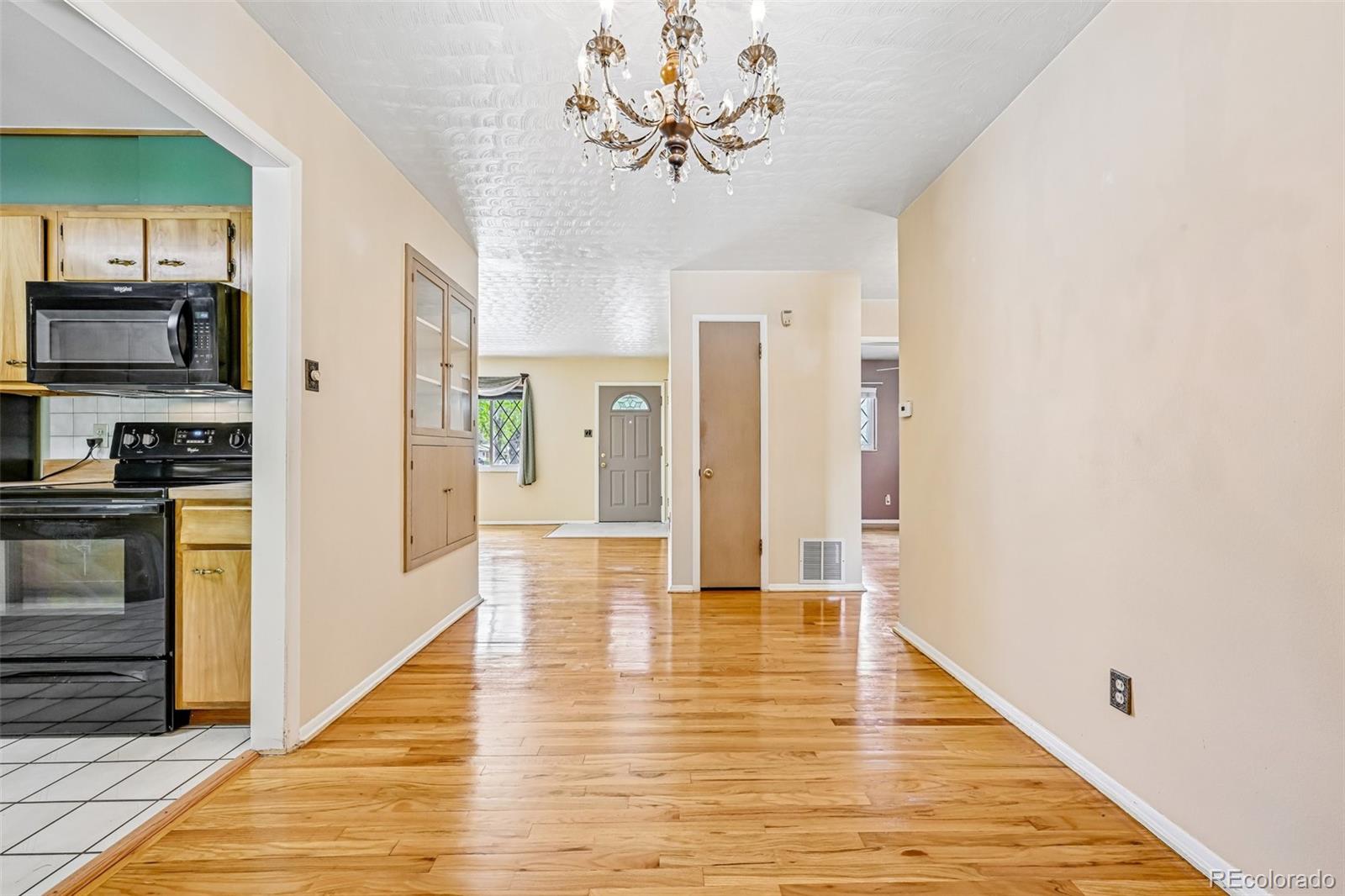 MLS Image #13 for 10209 w 68th avenue,arvada, Colorado
