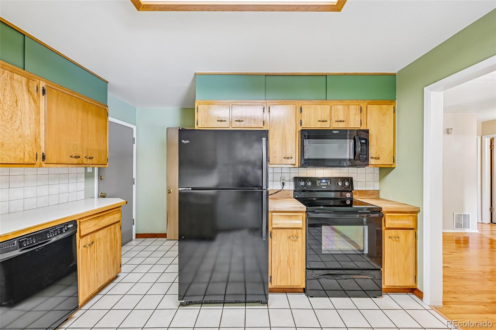 MLS Image #16 for 10209 w 68th avenue,arvada, Colorado