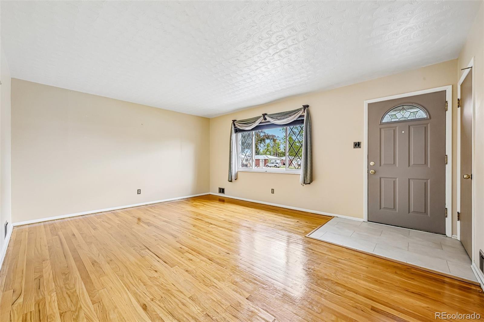 MLS Image #6 for 10209 w 68th avenue,arvada, Colorado