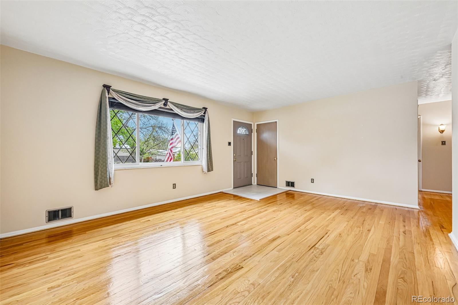MLS Image #8 for 10209 w 68th avenue,arvada, Colorado