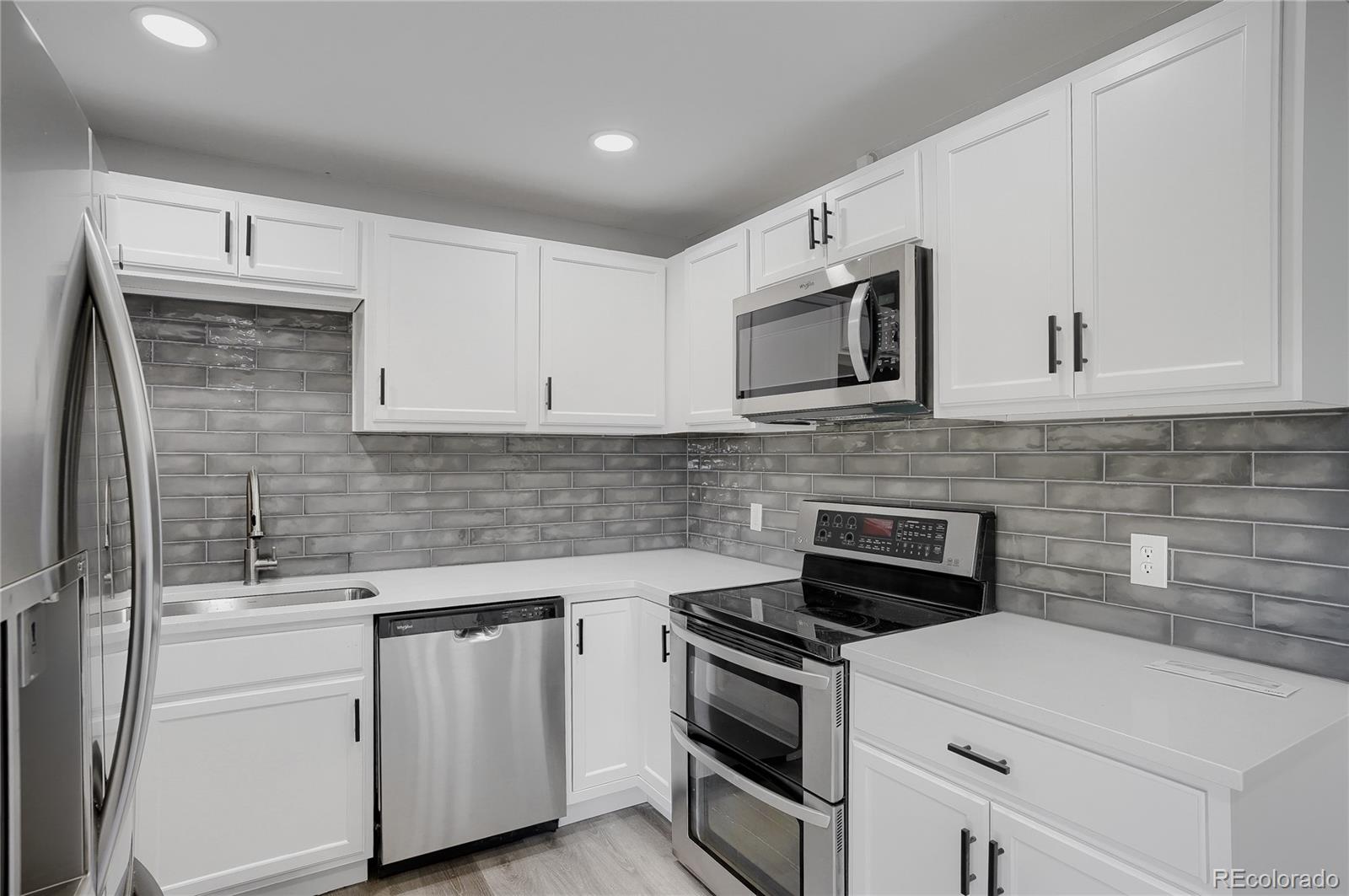 MLS Image #10 for 15121 e 55th avenue,denver, Colorado
