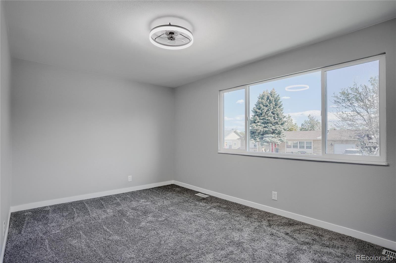 MLS Image #14 for 15121 e 55th avenue,denver, Colorado
