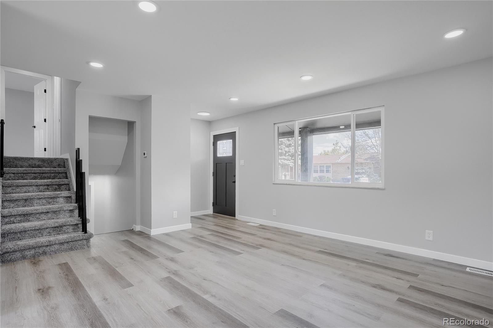 MLS Image #5 for 15121 e 55th avenue,denver, Colorado