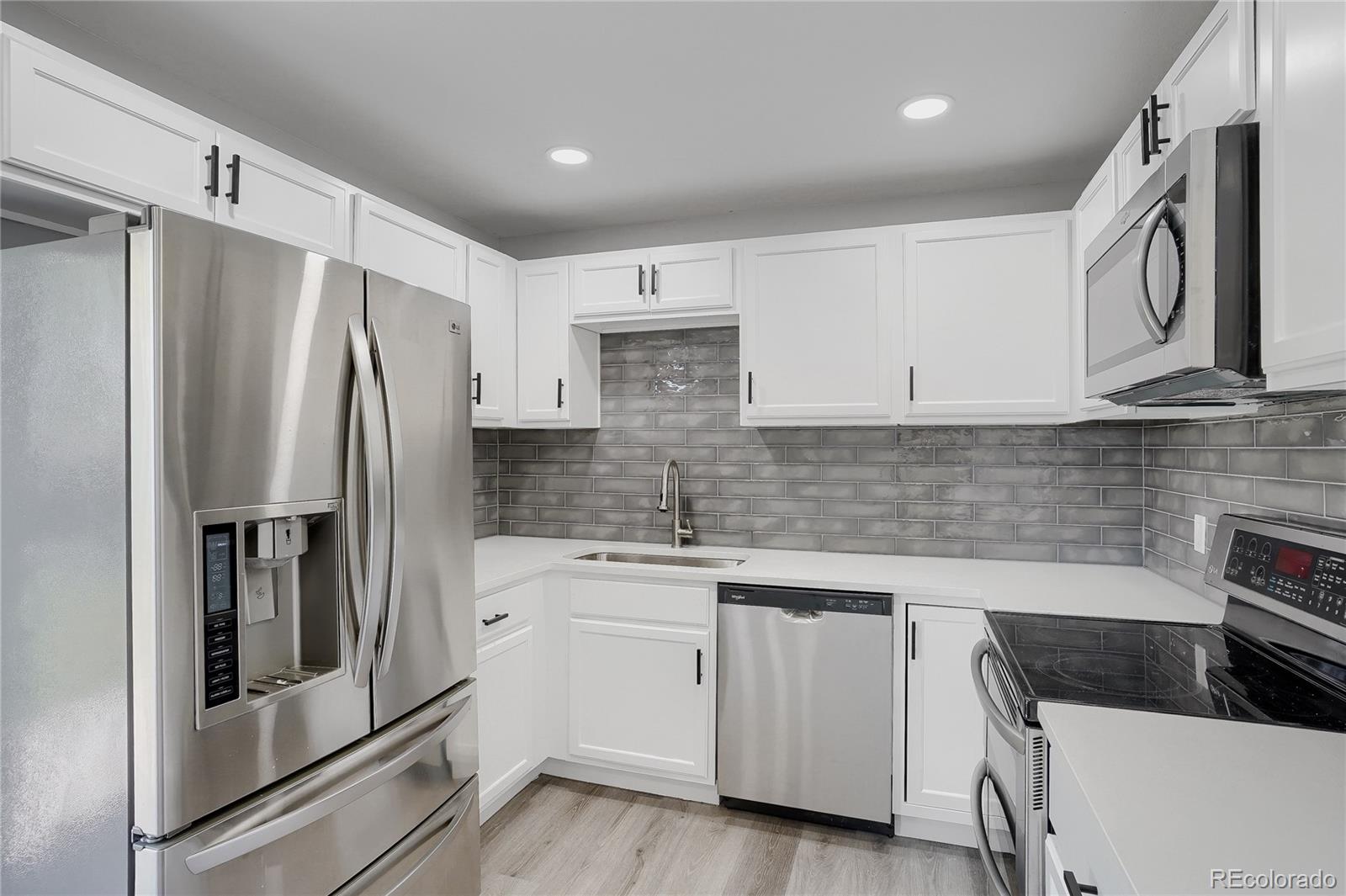 MLS Image #9 for 15121 e 55th avenue,denver, Colorado
