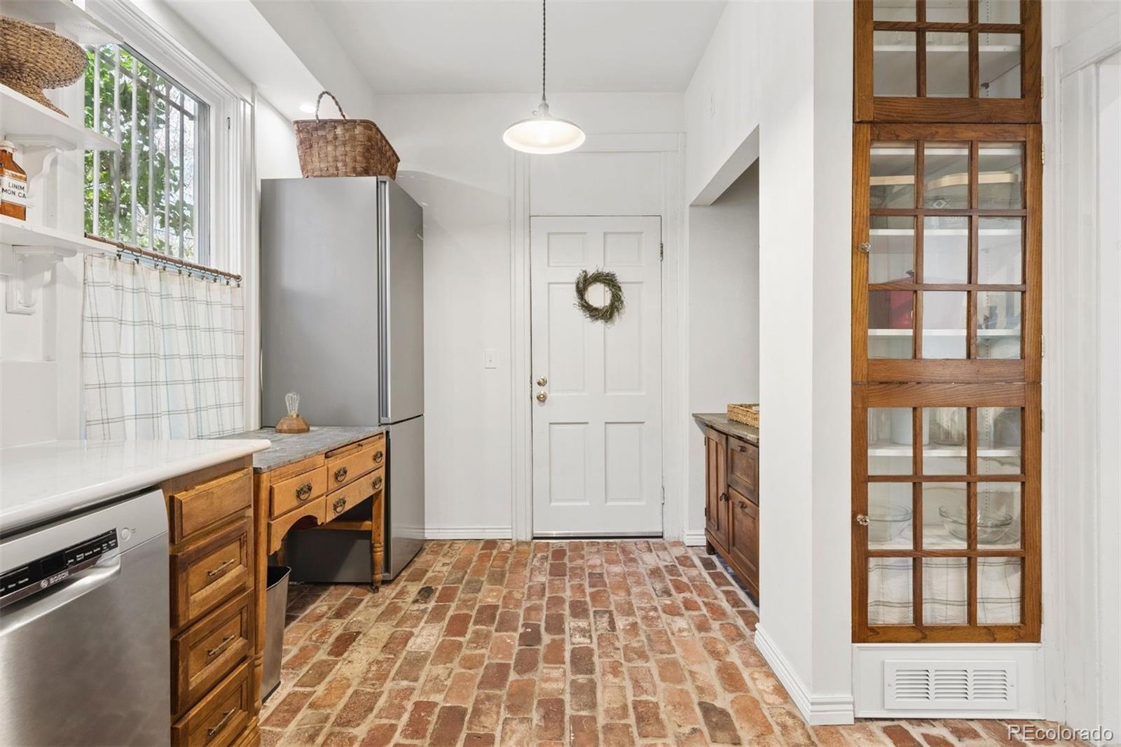 MLS Image #10 for 576 n franklin street,denver, Colorado